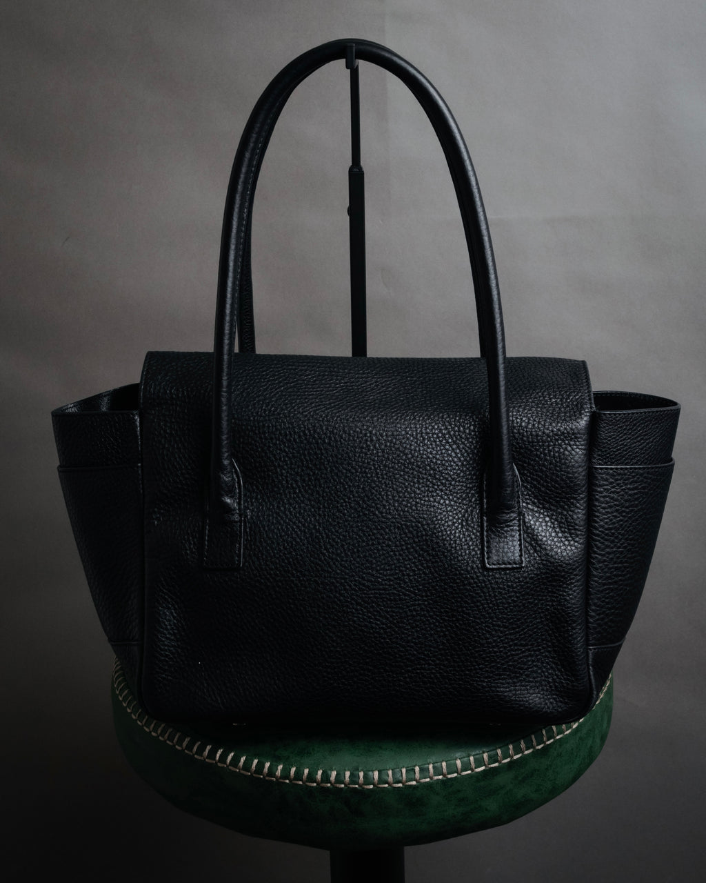 “TIFFANY & CO.” 2010’s Grained leather chain shoulder bag