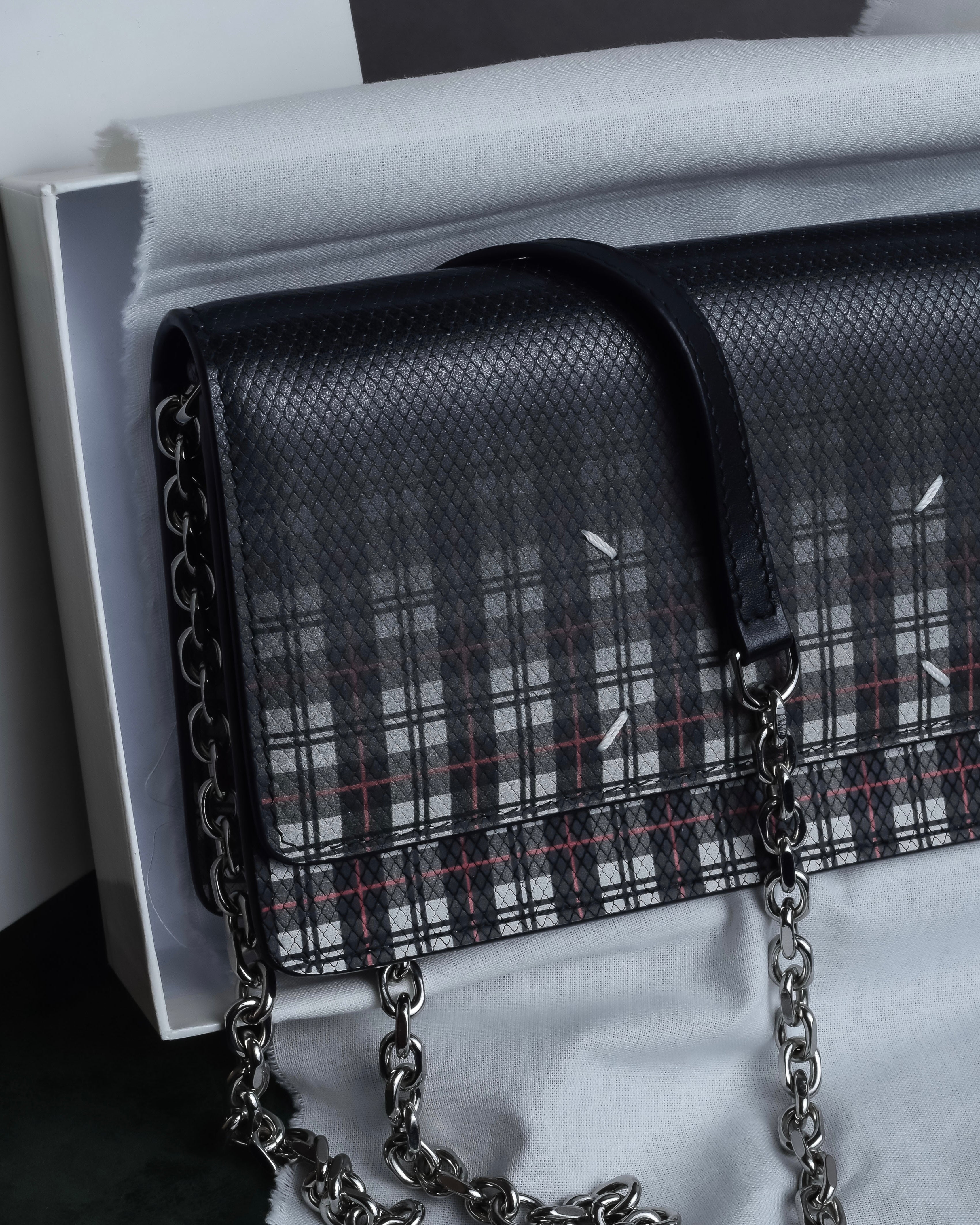 "MAISON MARGIELA" Check pattern gradient design chain shoulder leather wallet bag