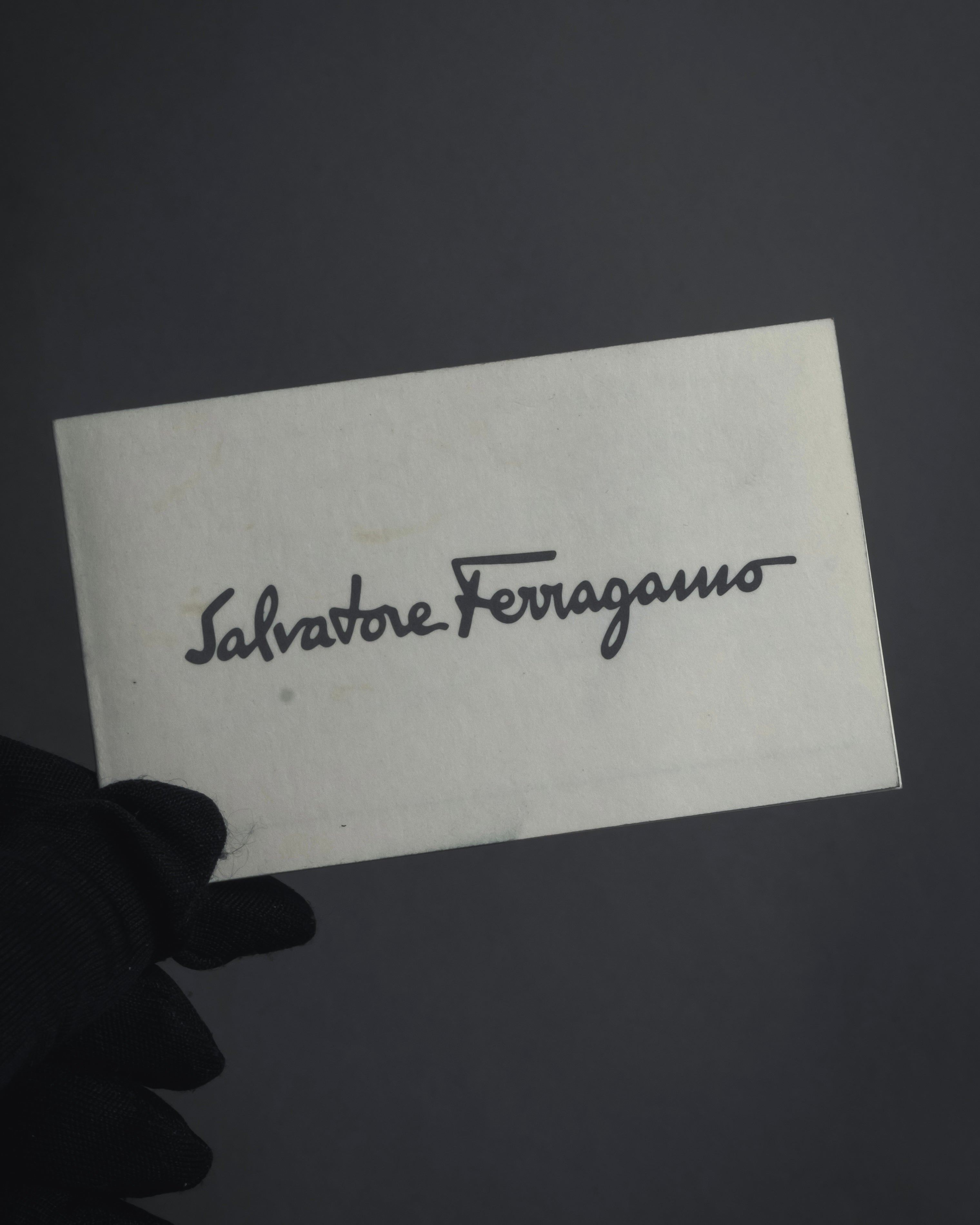 "Salvatore Ferragamo" 90’s Jewelry gold chain design leather bag