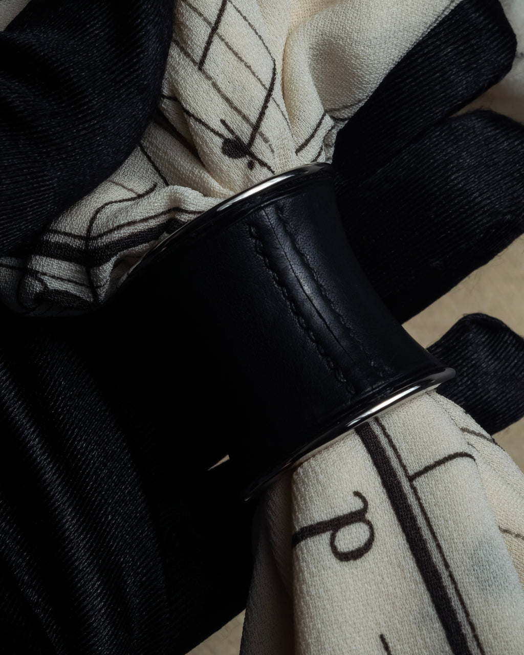 "HERMES" Drum-shaped calf leather scarf ring