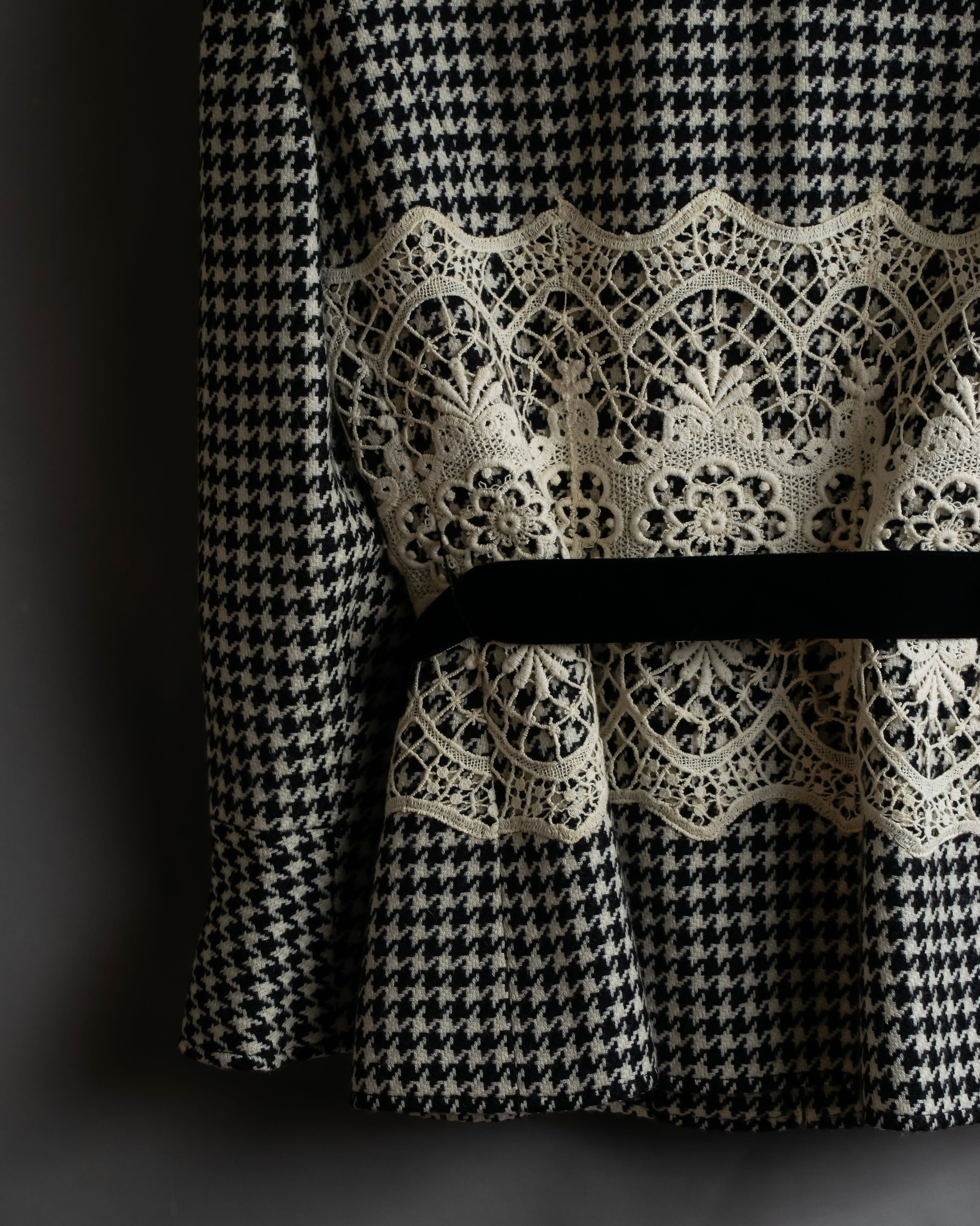 "Valentino Garavani" Houndstooth pattern lace velvet design set up