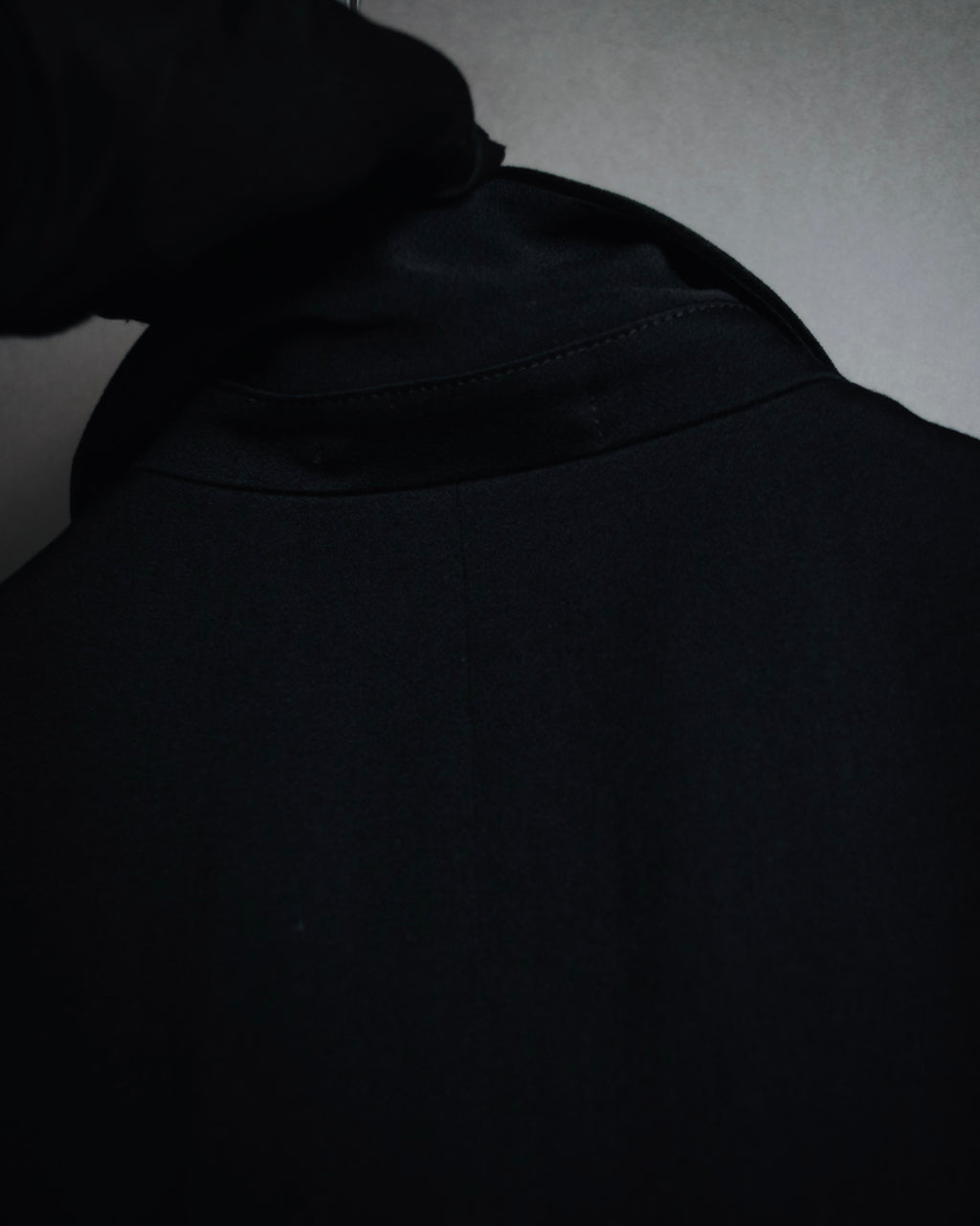 "tricot COMME des GARÇONS"
1989 Velvet-collared double-breasted tailored vest