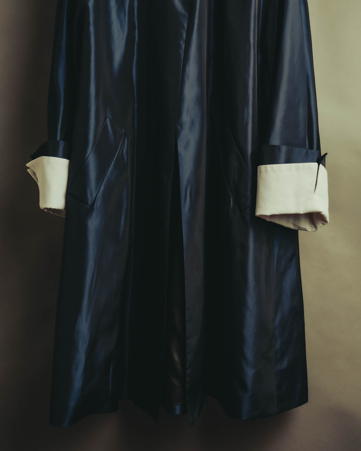"CELINE" 70's-80's Dramatic contrast collar long coat