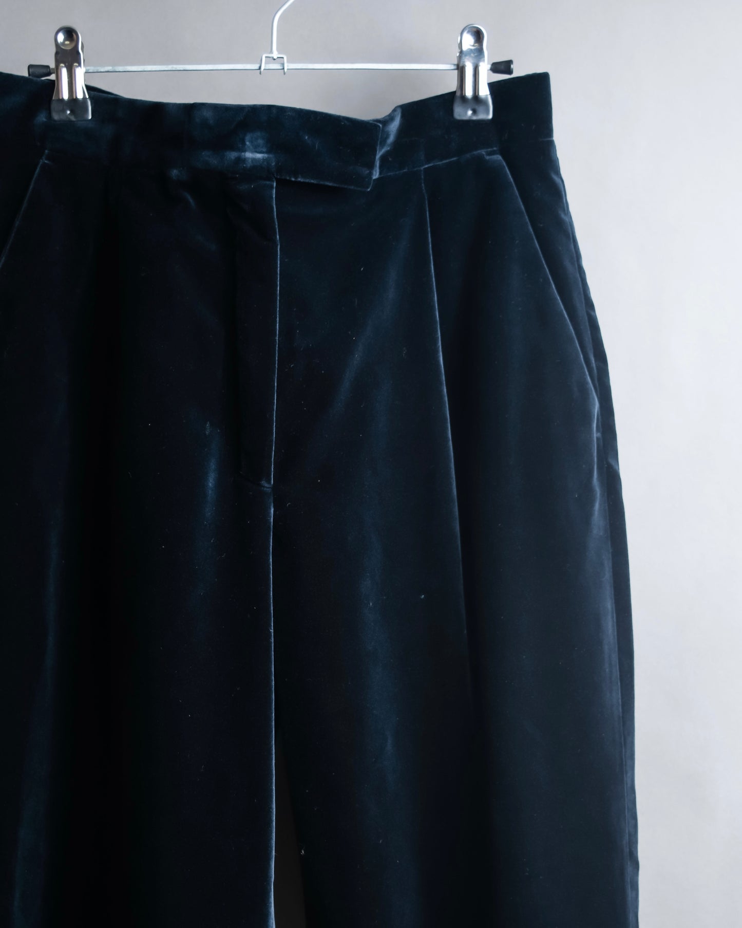 "DRIES VAN NOTTEN" Beautiful velvet straight line slacks