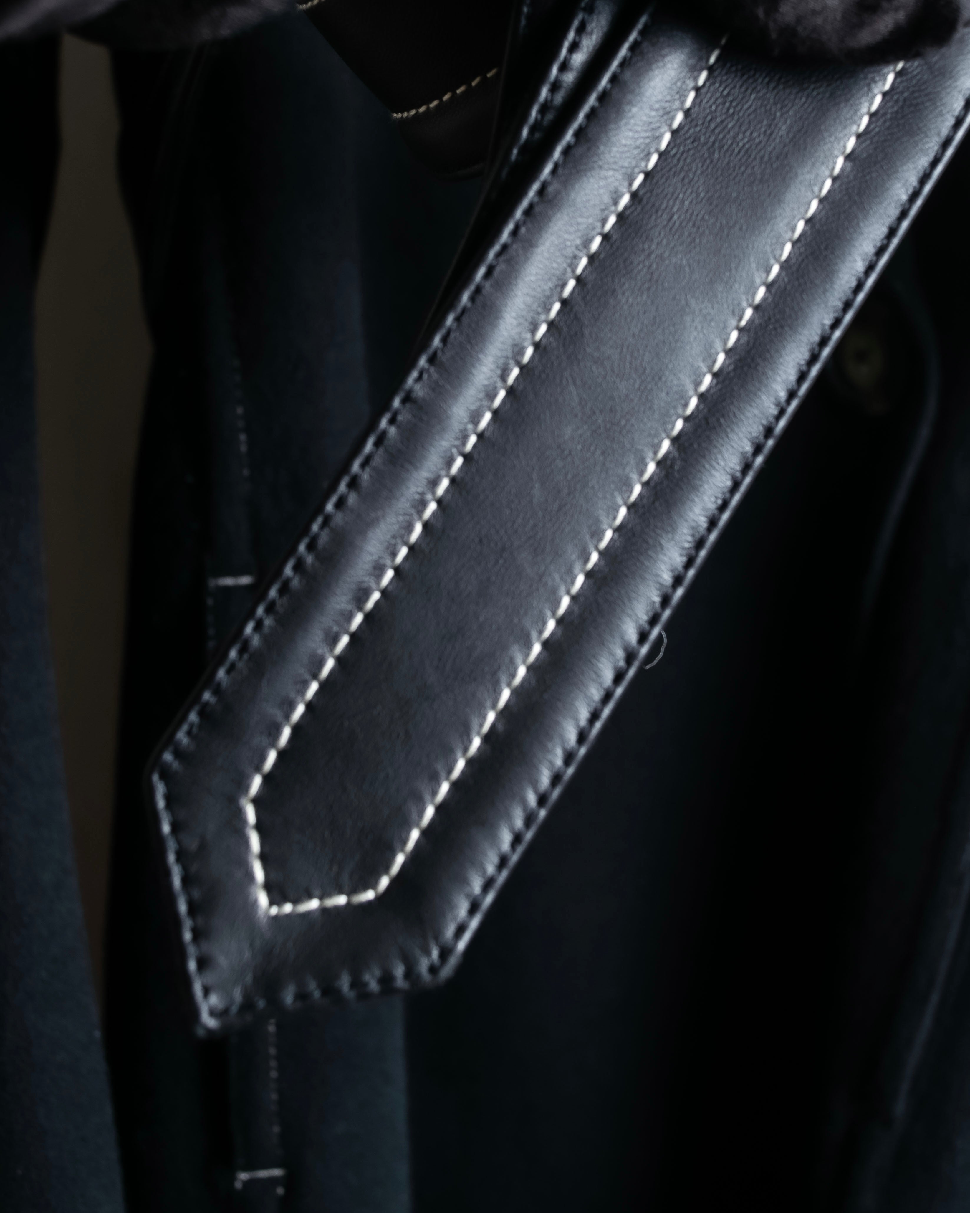 "HELMUT LANG" Fur collar belted long coat