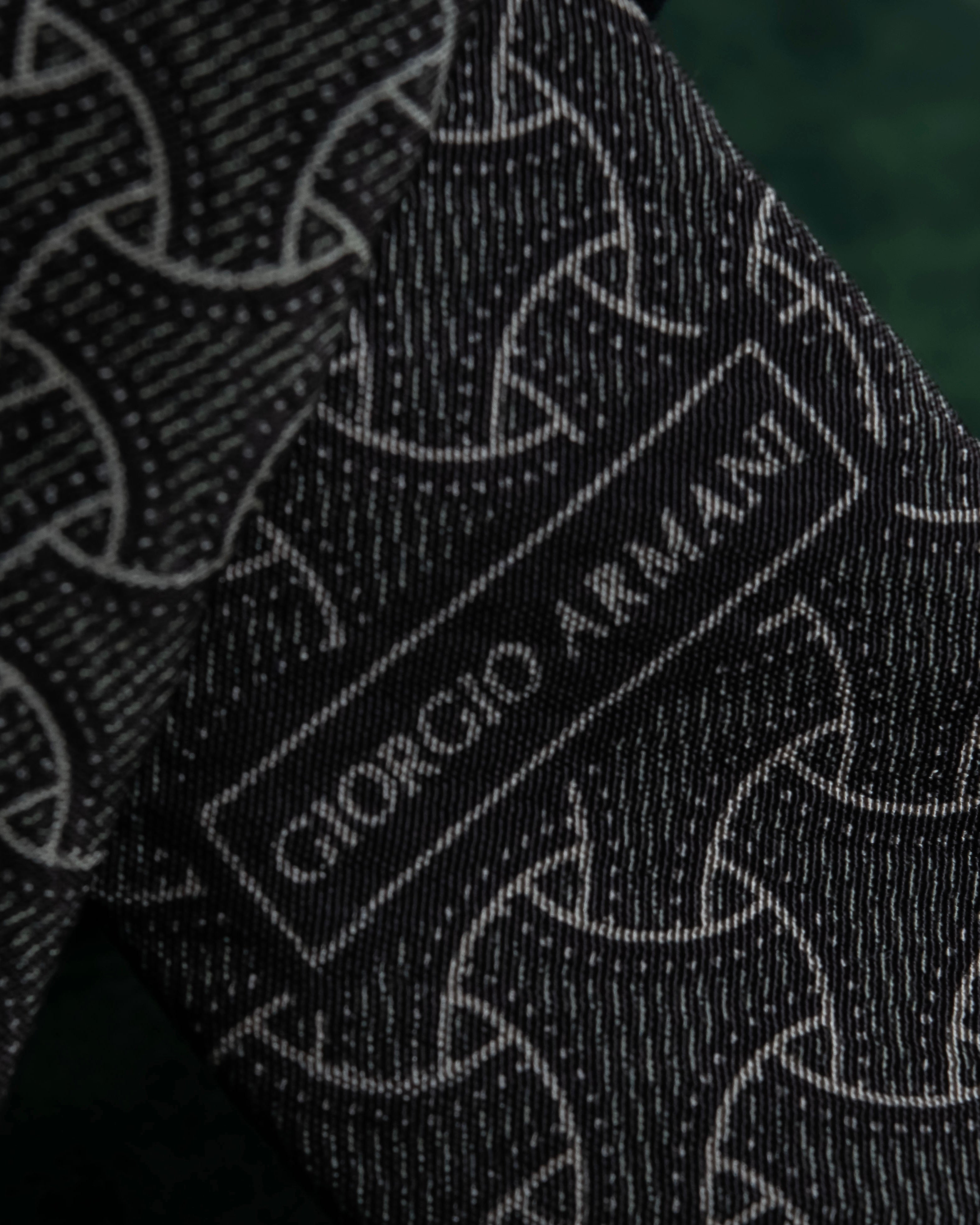 "GIORGIO ARMANI" Charcoal gray geometric pattern necktie