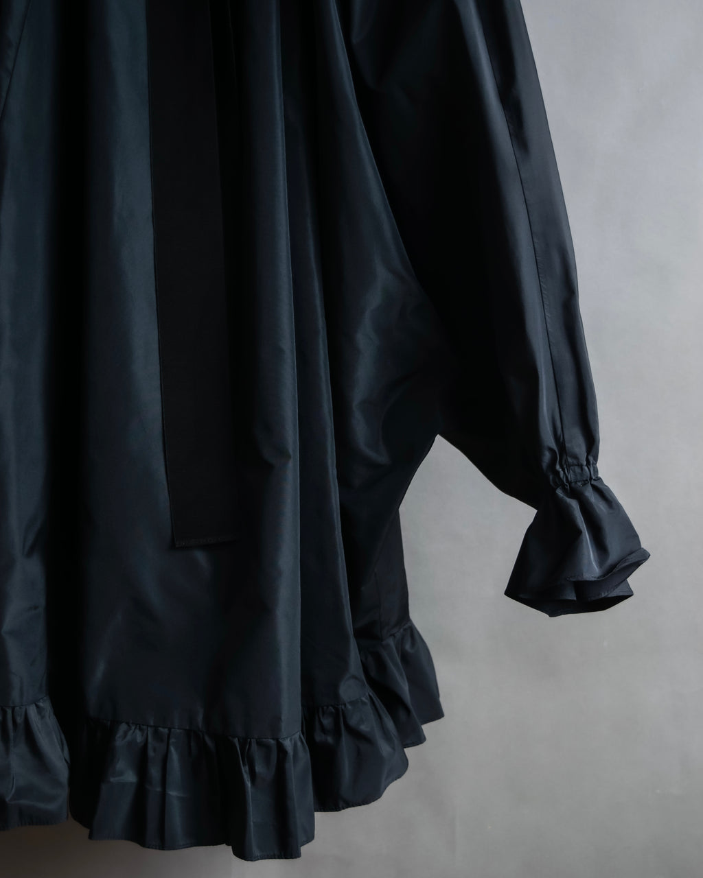 "PATOU" Ribbon shirring design poncho dress