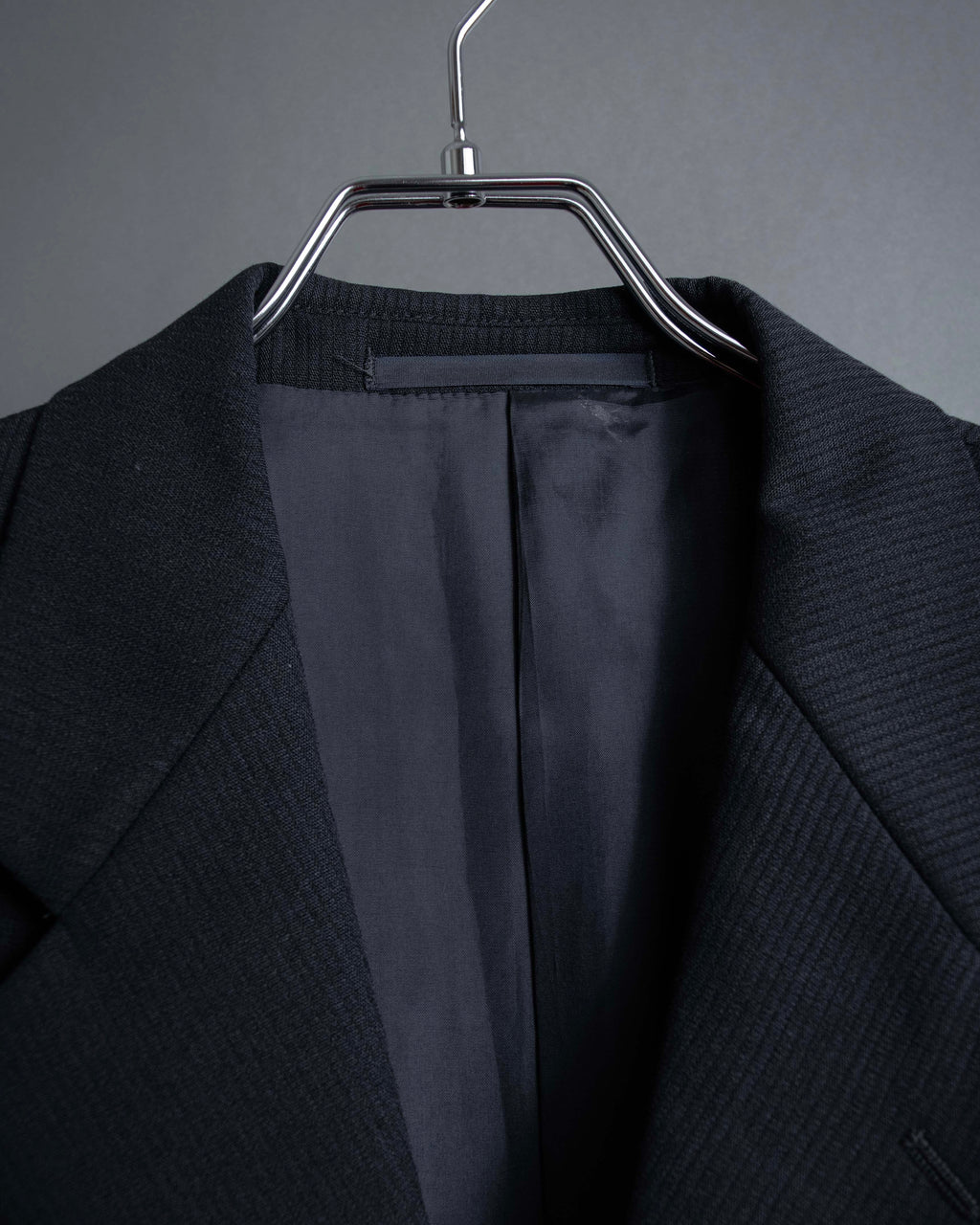 "GIORGIO ARMANI" LE COLLEZIONI line shadow stripe pattern set up