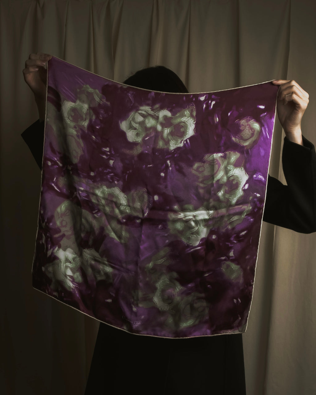 Bufanda con estampado abstracto de flores marmoladas de Christian Dior