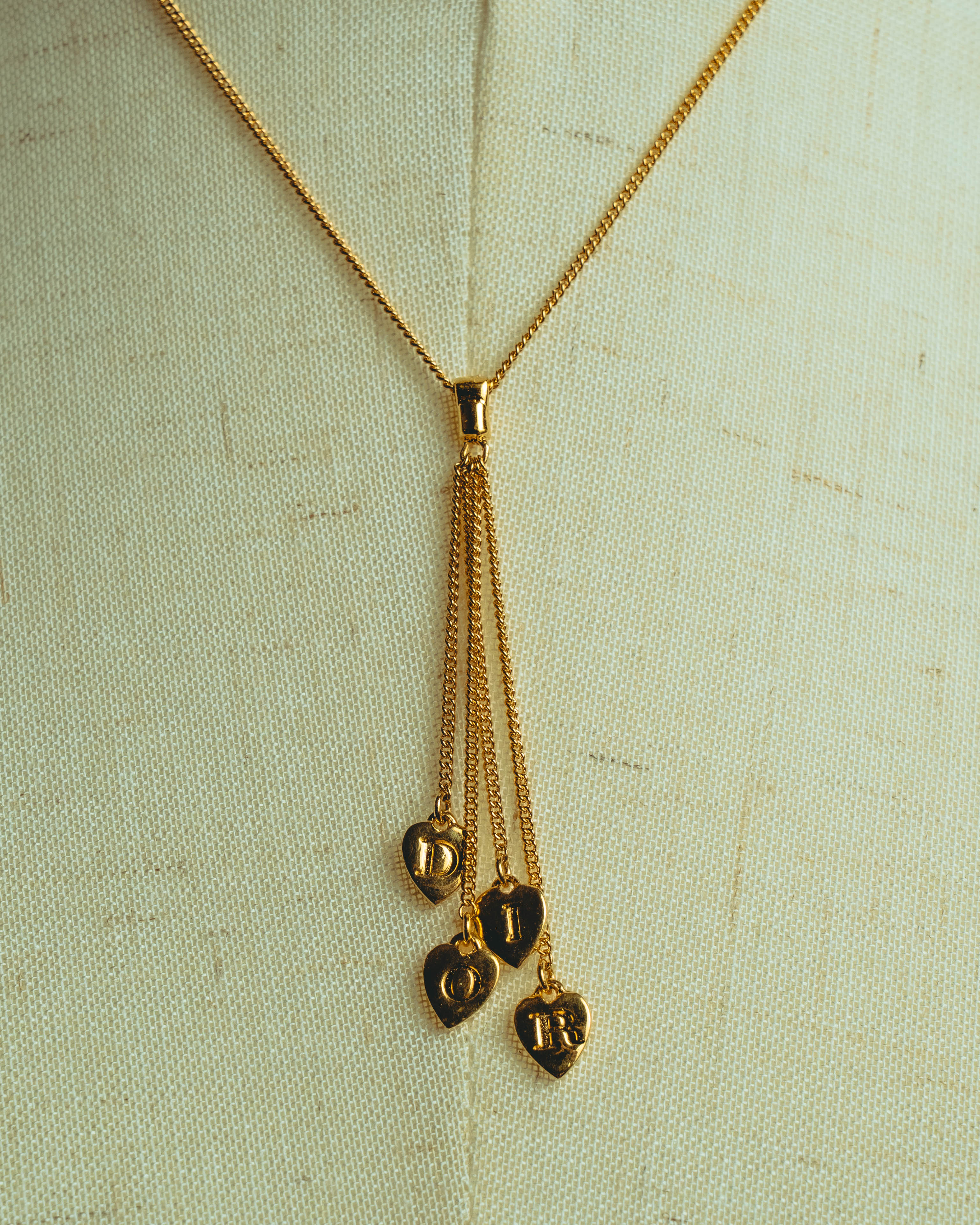 “Christian Dior” 00’s Dior heart charm tassel necklace