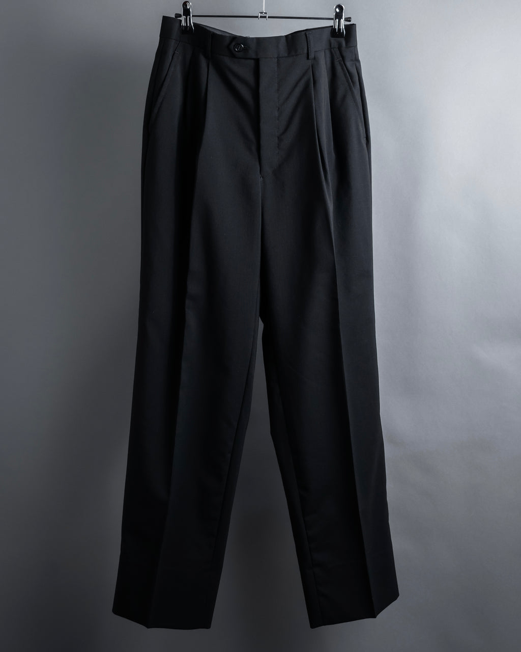 "YVES SAINT LAURENT" Straight tailoring design set up