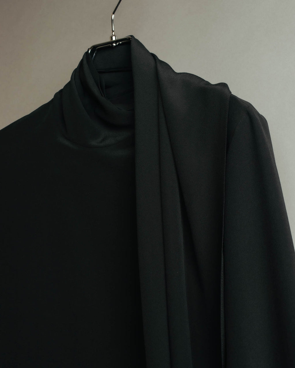 -SPECIAL- "SAINT LAURENT PARIS" 10's Fluid silk scarf-neck blouse