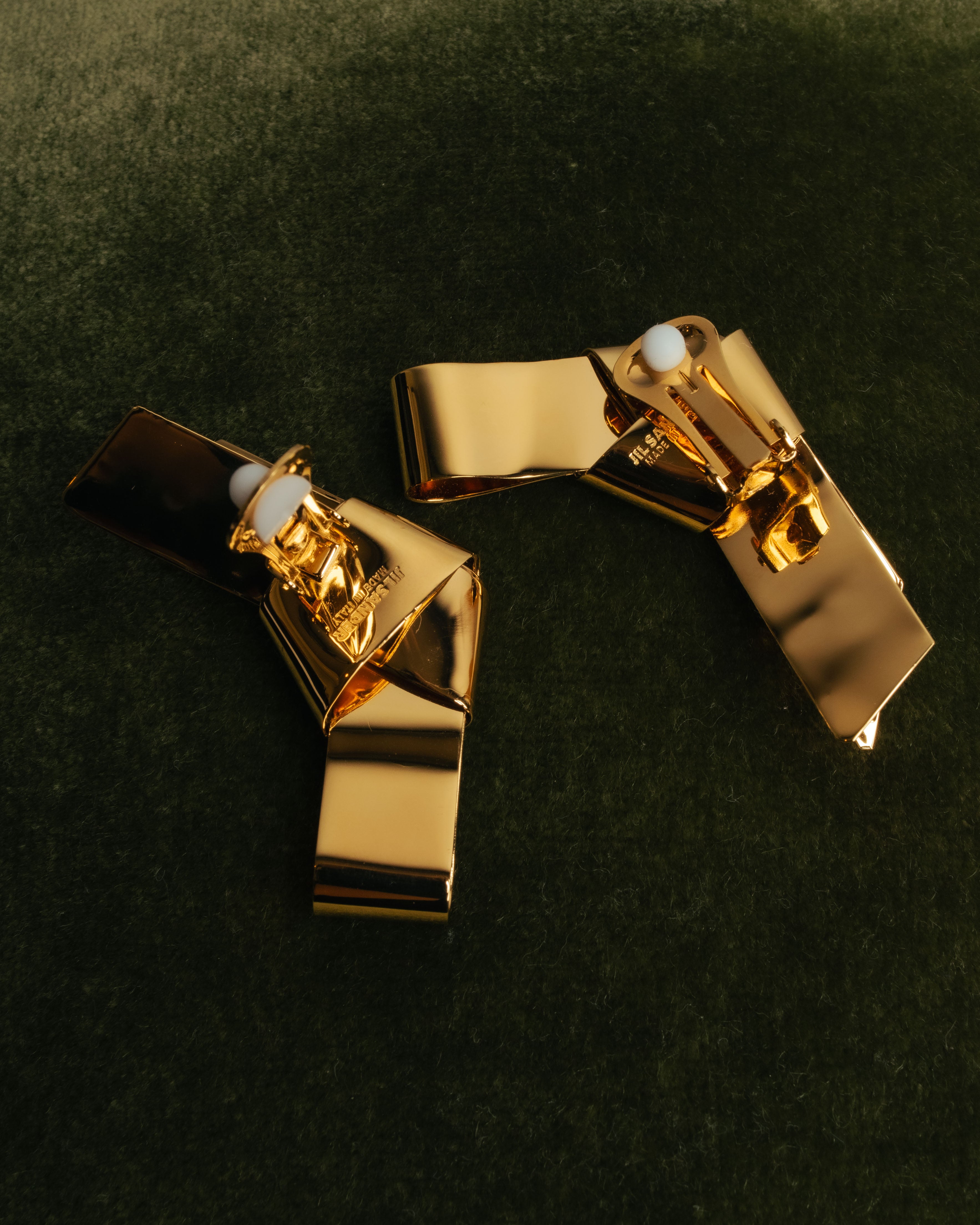 “JIL SANDER” 2021 sculptural ribbon metal clip earrings