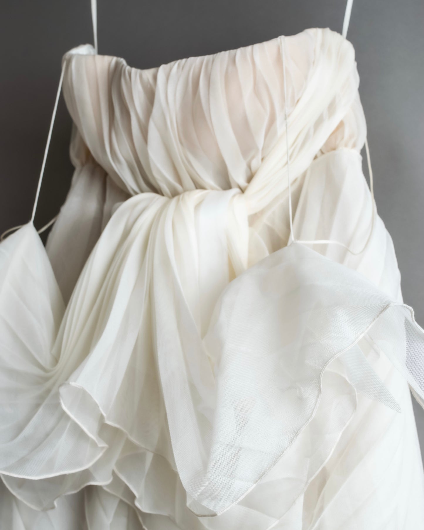 "GIANFRANCO FERRE" Frilled organza pannier docking design pleated dress