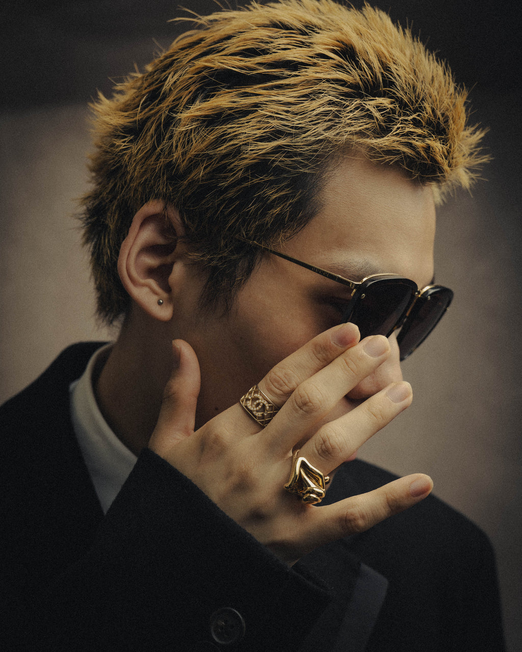 -SPECIAL- “GUCCI” 2010’s Oversized titanium and acetate sunglasses