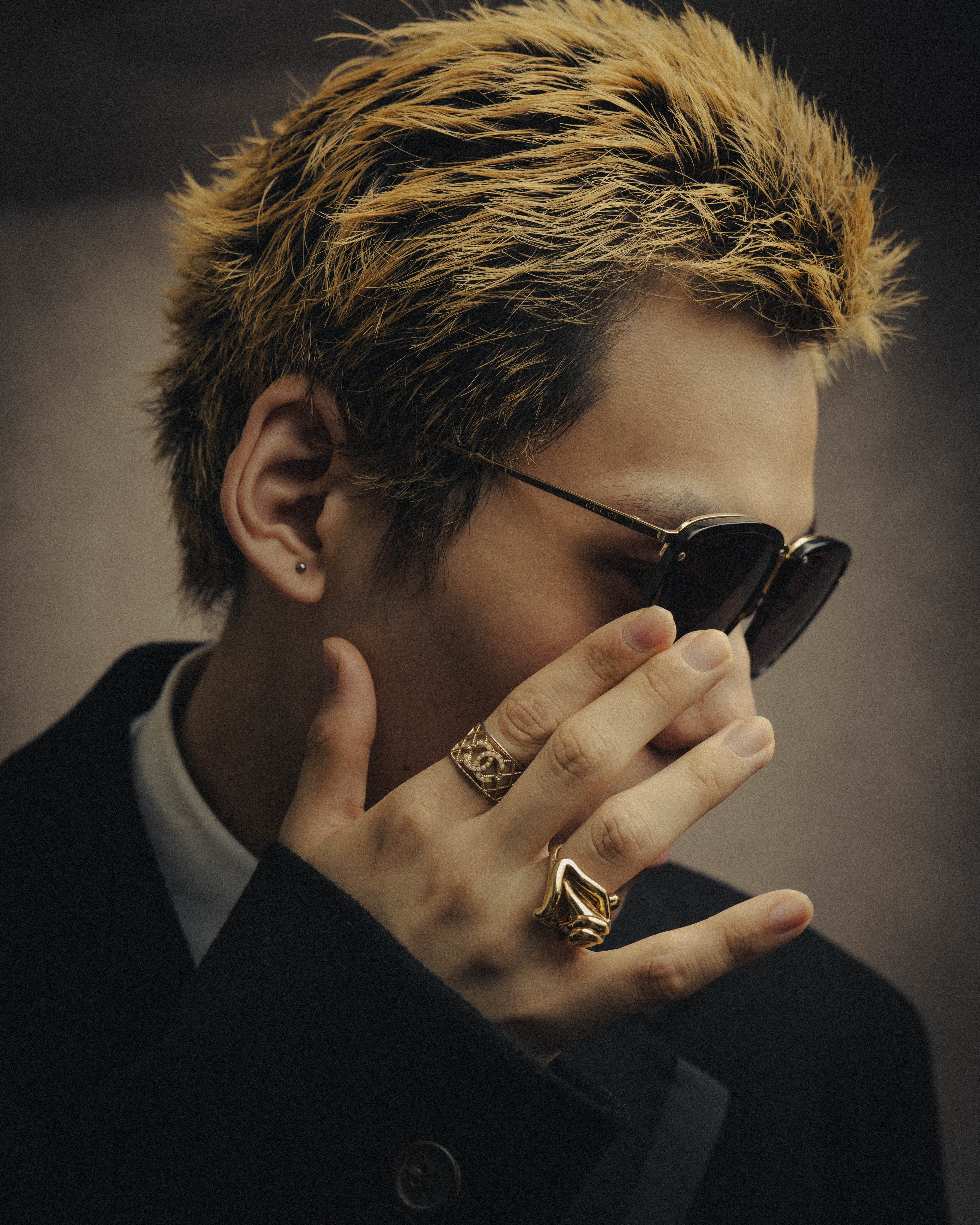 -SPECIAL- “GUCCI” 2010’s Oversized titanium and acetate sunglasses