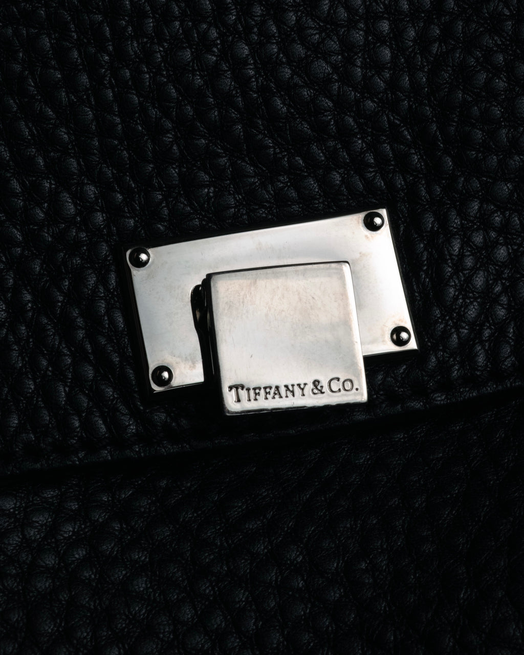“TIFFANY & CO.” 2010’s Grained leather chain shoulder bag