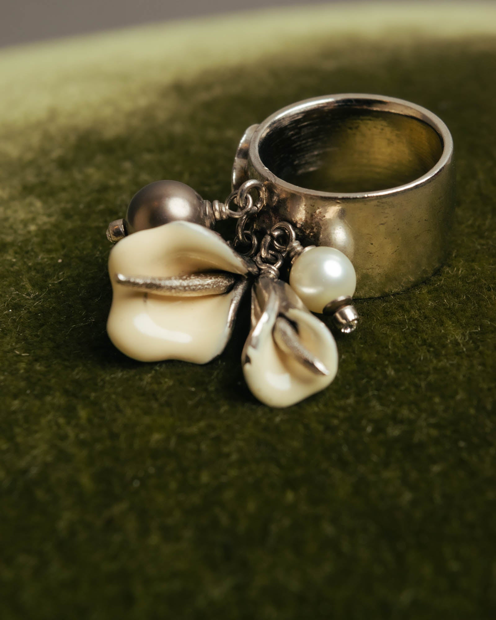 -SPECIAL- “CHANEL” 2005AW charm flower ring