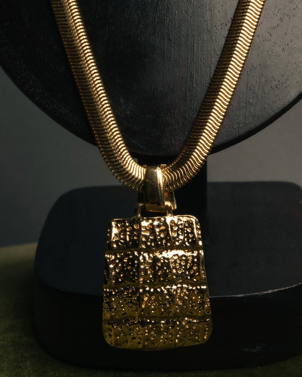 "Yves Saint Laurent" 80's-00's Gold tone textured pendant necklace
