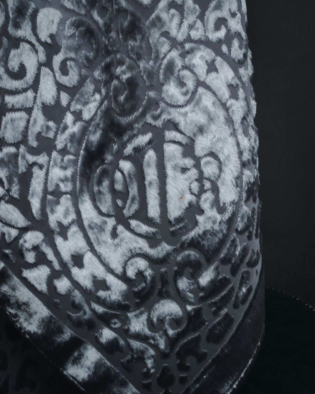 "Christian Dior" 80’s-90’s Burnout velvet arabesque logo stole