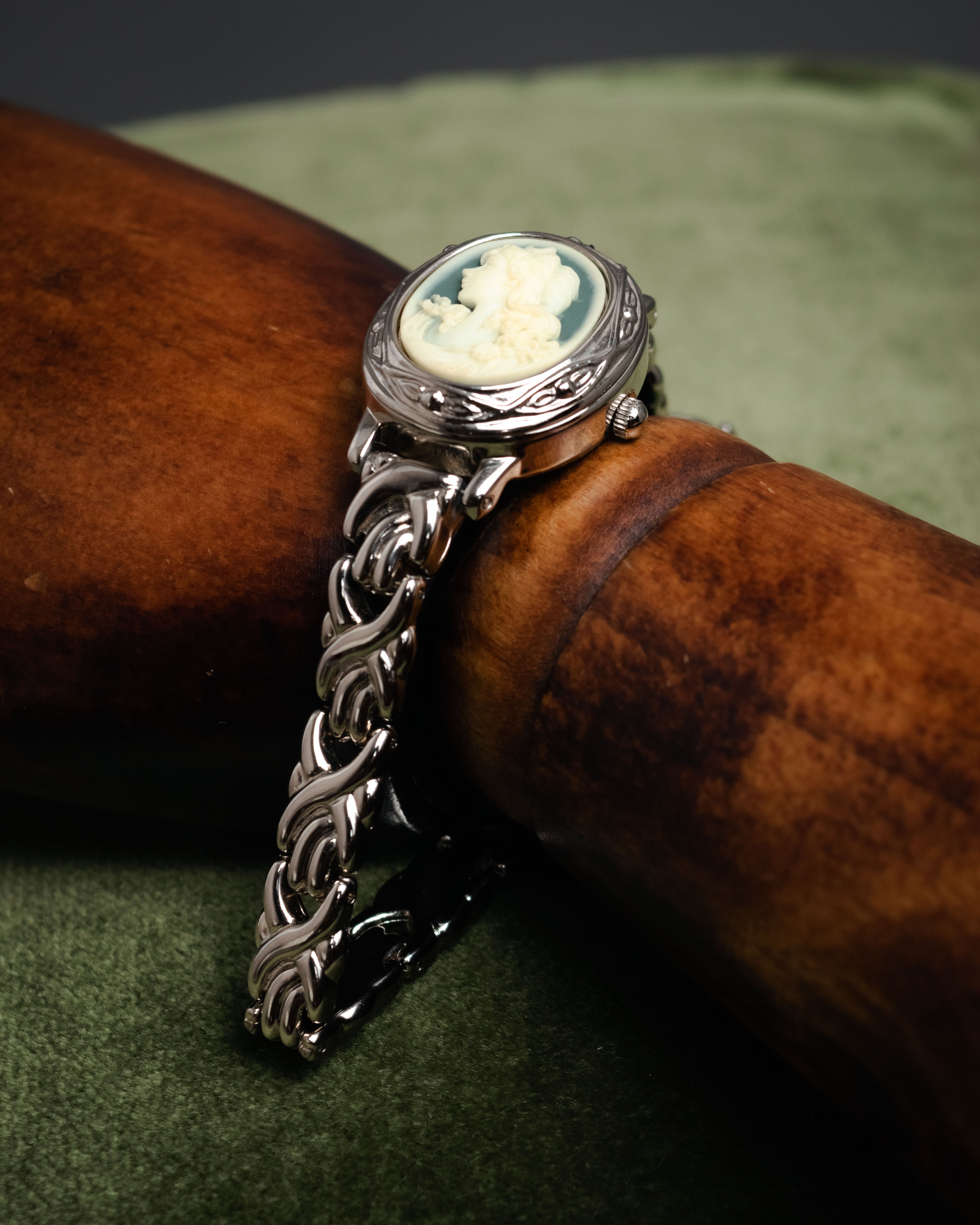 “Valentino Michelle” 1990-2005 Cameo secret bracelet watch