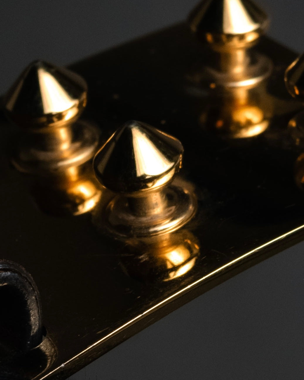 “FENDI” 2000’s FF studded sculptural leather belt