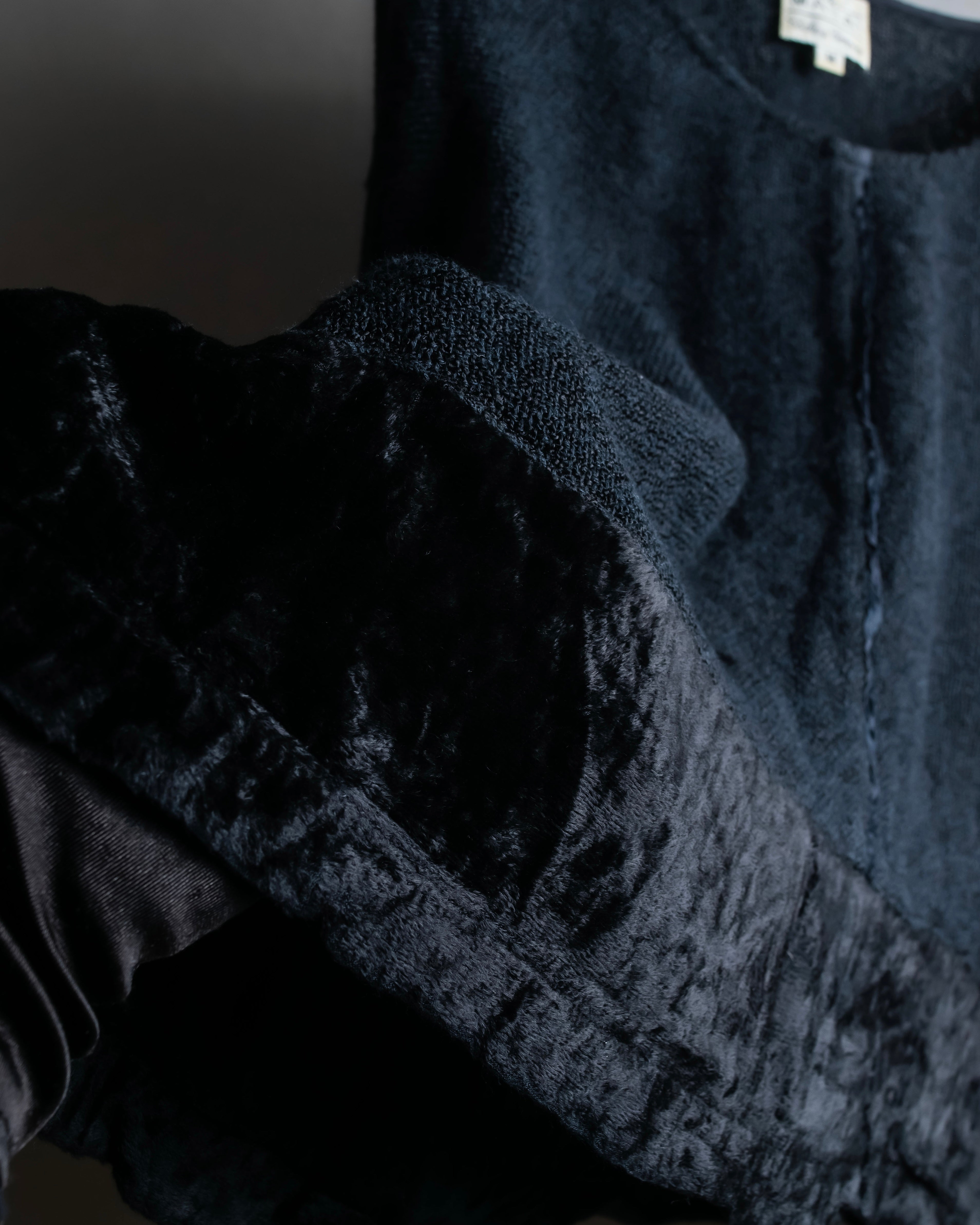 Vintage velour-trimmed box silhouette knit