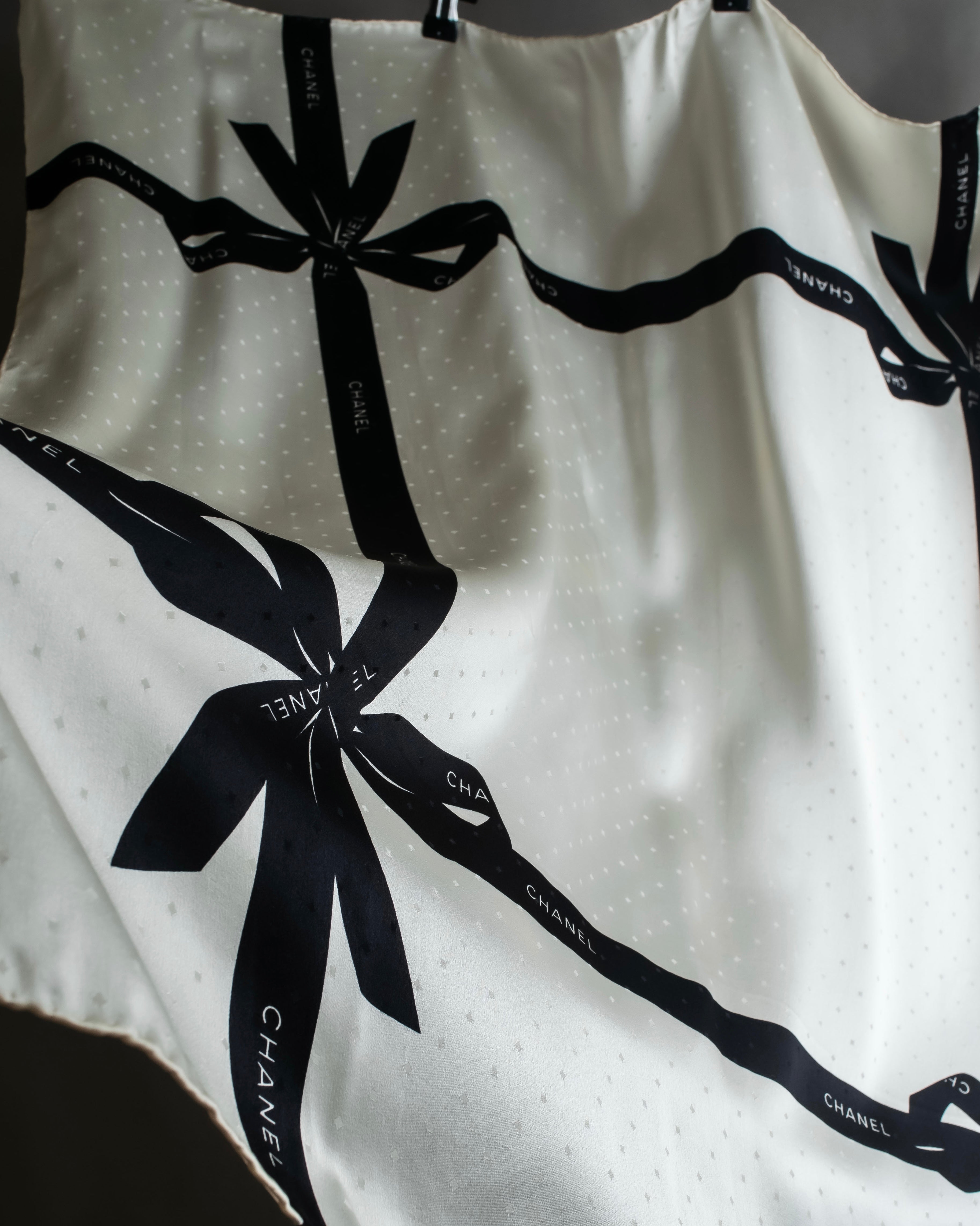 "CHANEL" Logo engraved ribbon motif design large scarf