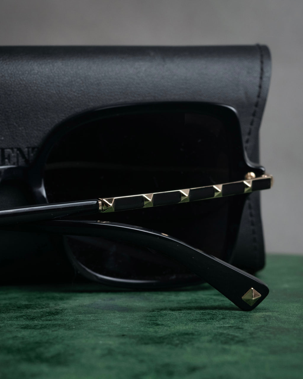 “VALENTINO” 2017’s-2022’s Rockstud sunglasses