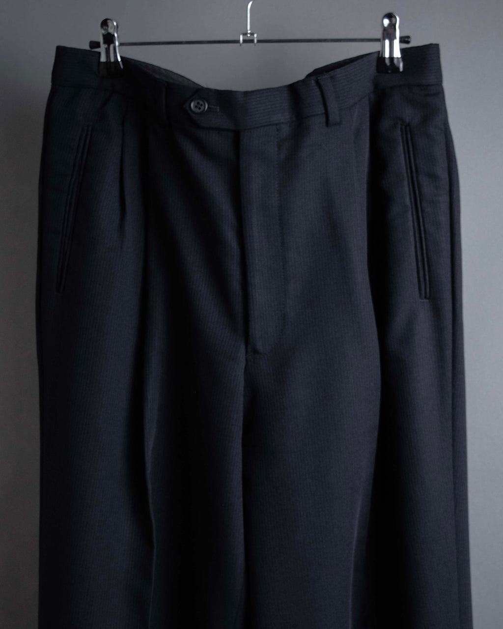 "GIORGIO ARMANI" LE COLLEZIONI line shadow stripe pattern set up