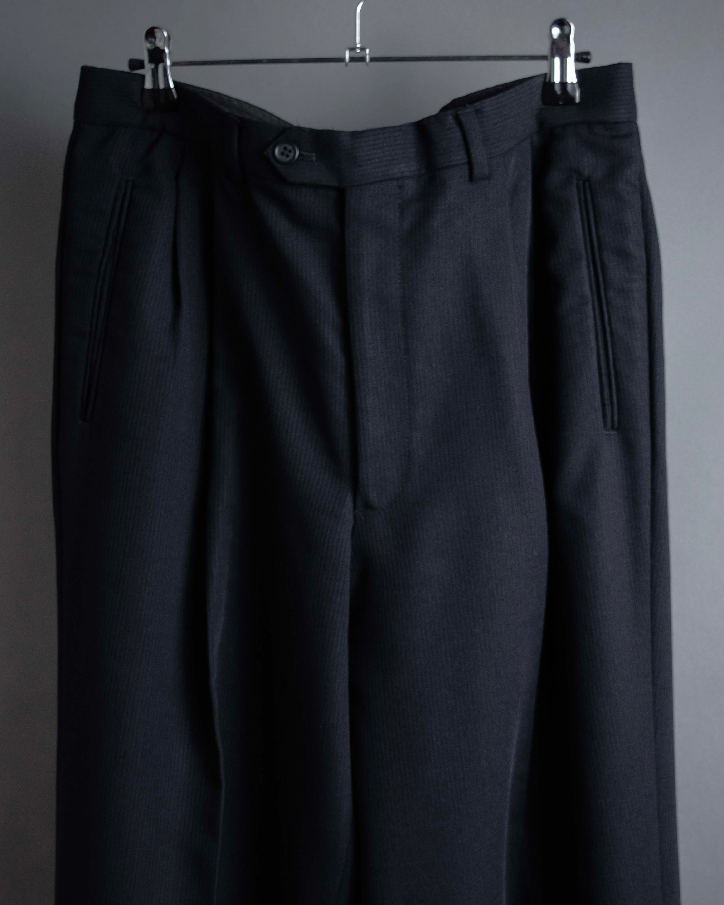 "GIORGIO ARMANI" LE COLLEZIONI line shadow stripe pattern set up