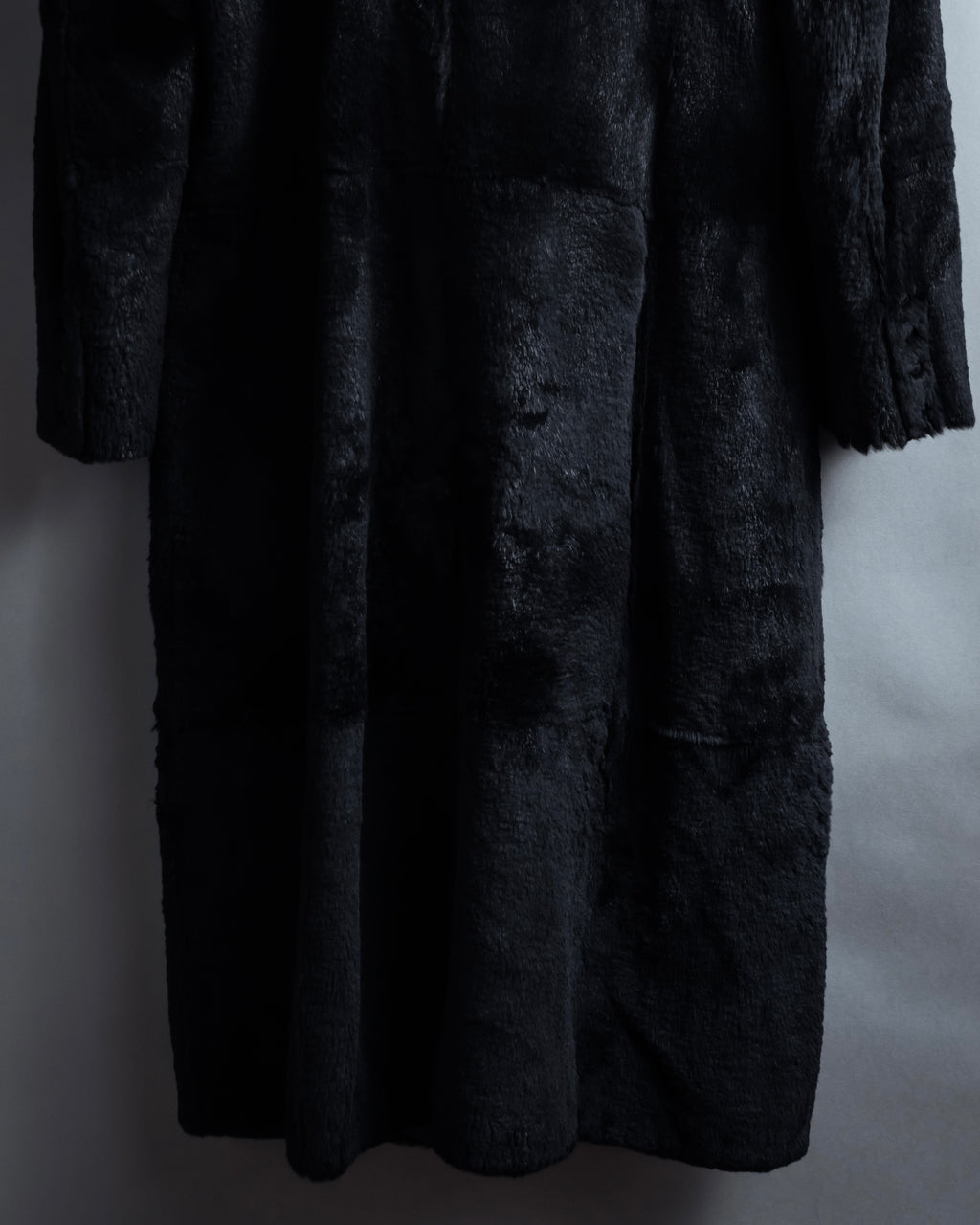 -SPECIAL- "Salvatore Ferragamo"
90's-00's A neat silhouette 100% lapin fur coat