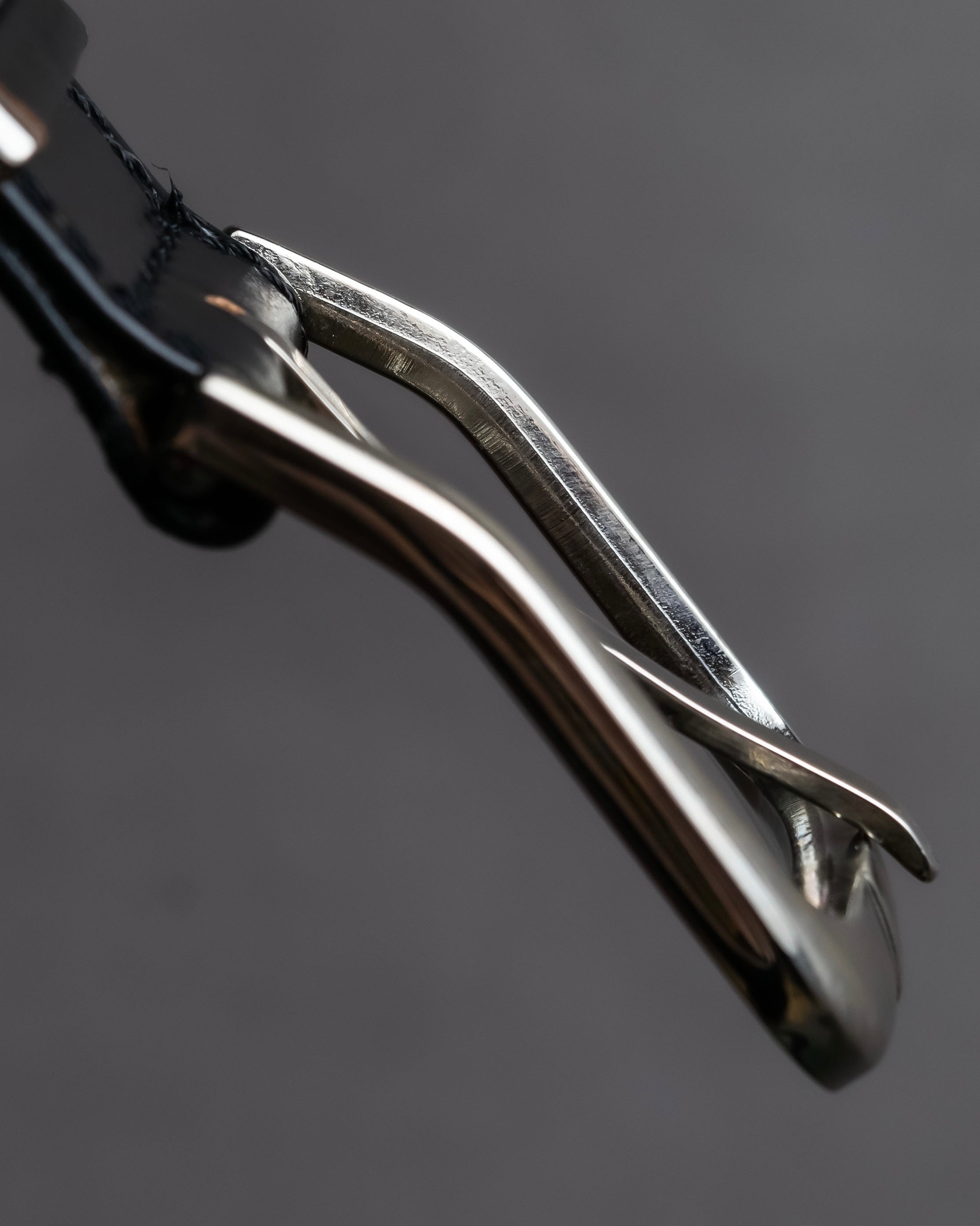 "BURBERRY" Equestrian Knight design leather belt