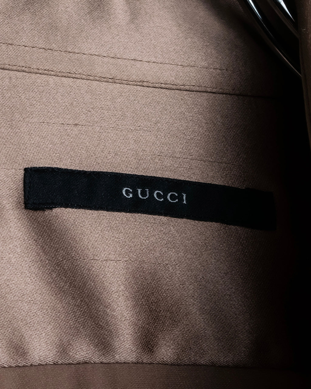 "GUCCI" Ecru beige glossy wide collar shirt