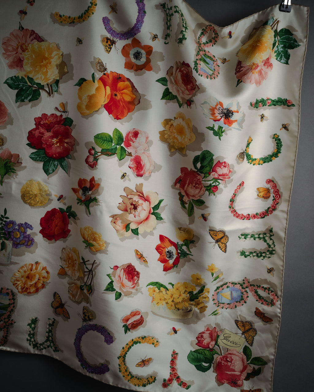 “GUCCI” 80’s-90’s Floral logo silk scarf