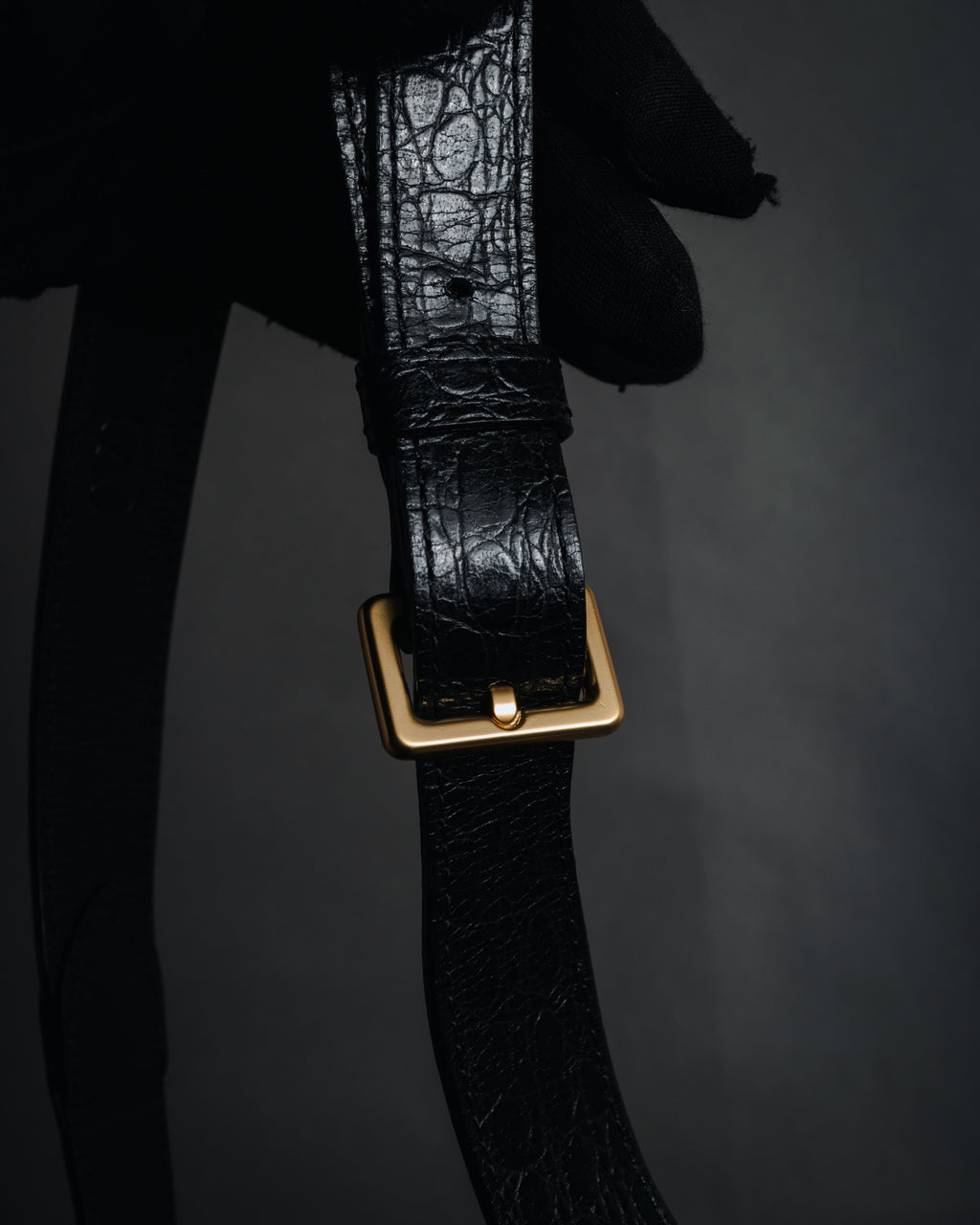 –SPECIAL– "Valentino Garavani"
1985-95 Croc embossed trapezoid top handle bag