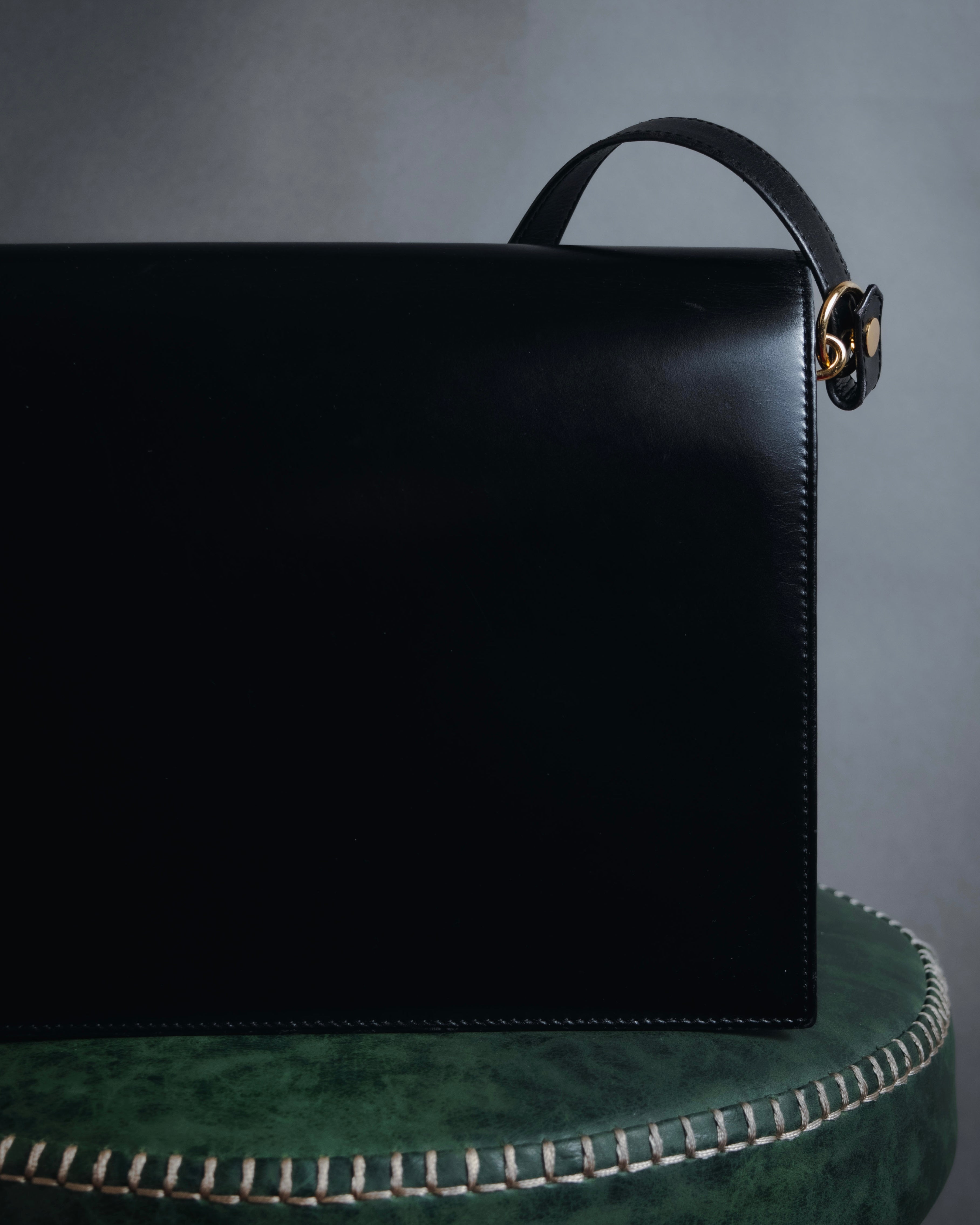 Bolso de cuero con diseño acolchado de diamantes de Yves Saint Laurent de los años 80-90