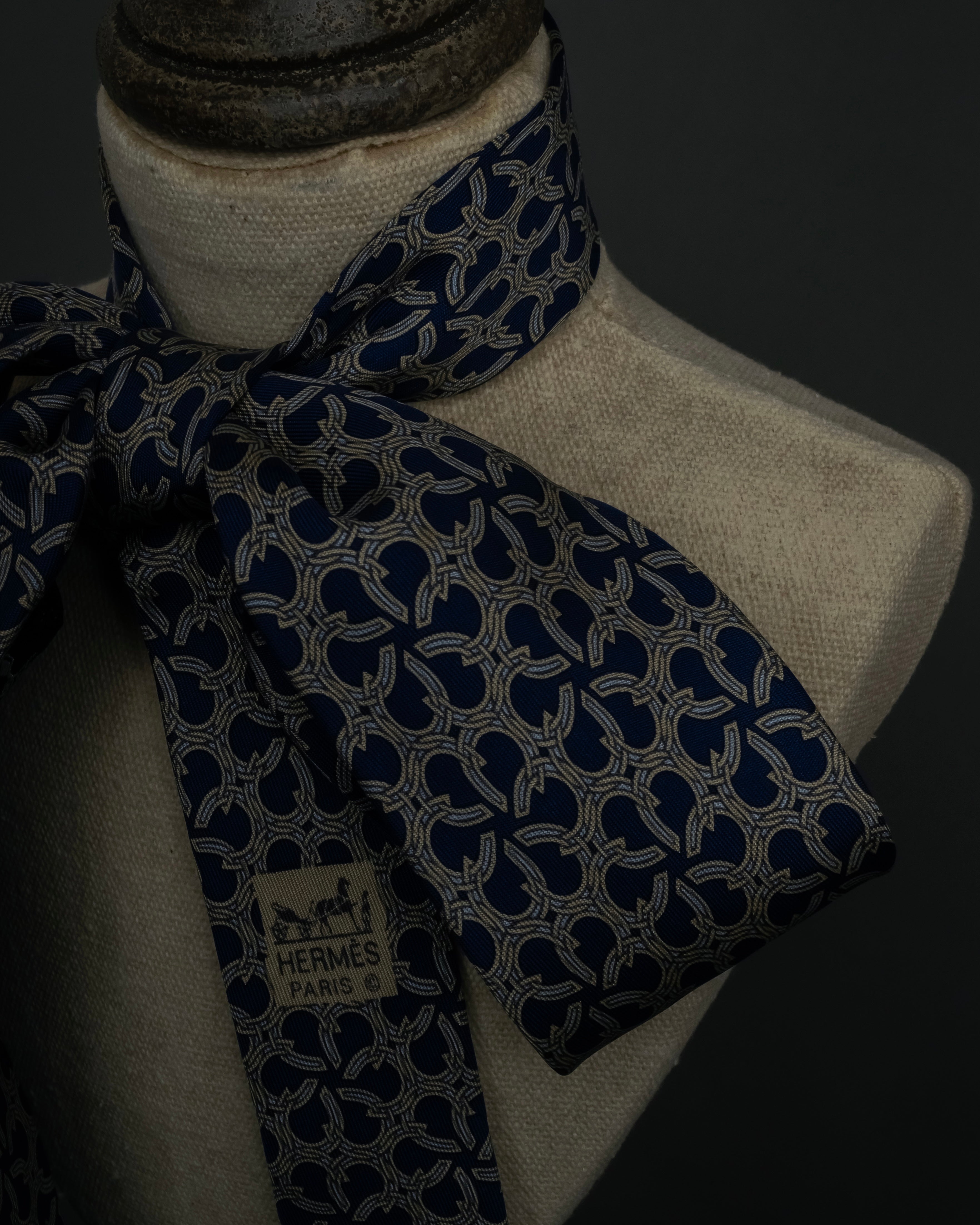 "HERMES" Saddlery anchor chain motif silk neck tie