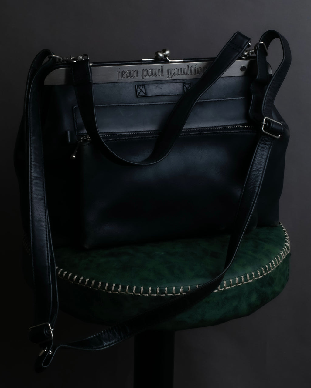 "JEAN PAUL GAULTIER" Logo engraved clasp frame 2way leather bag