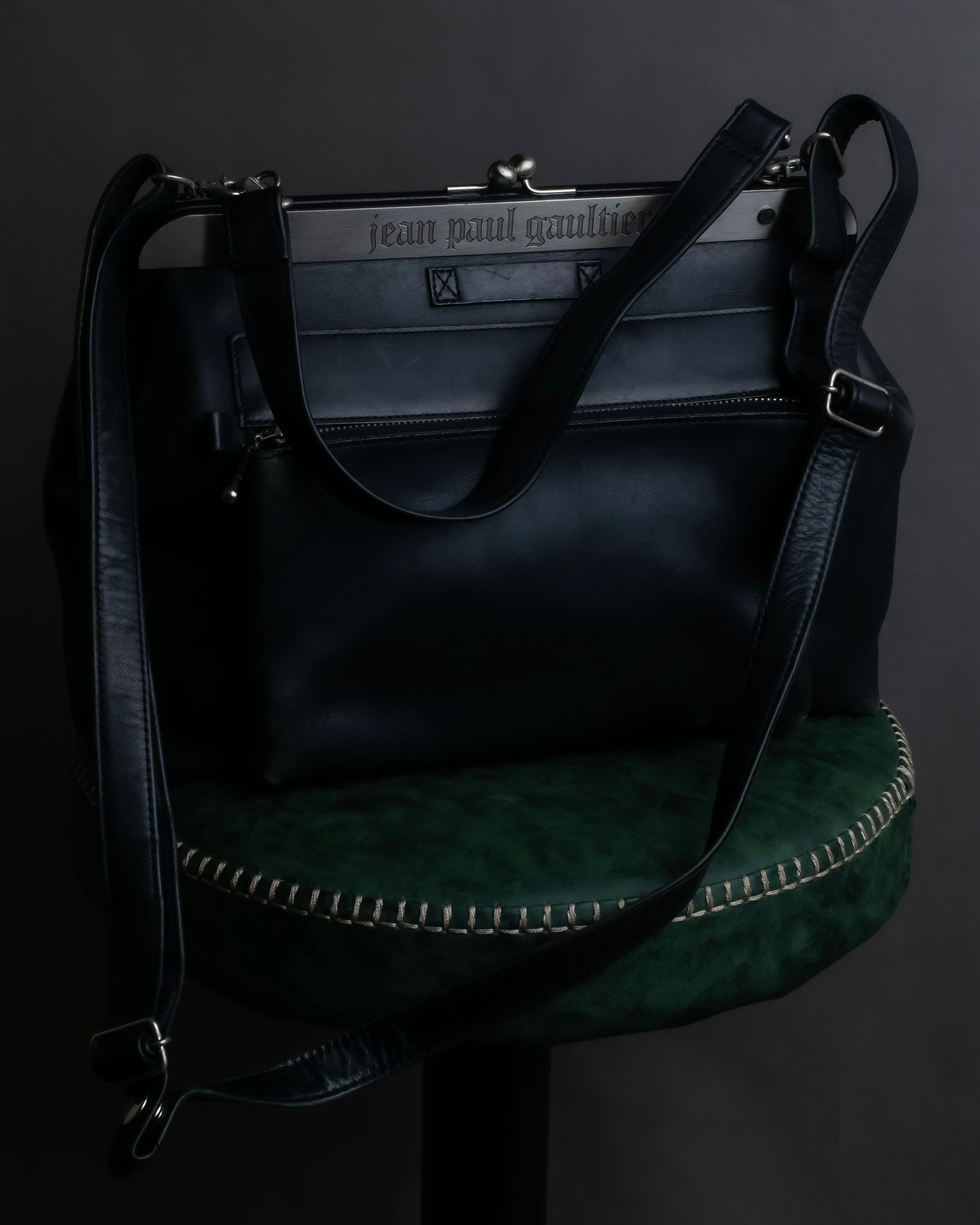 "JEAN PAUL GAULTIER" Logo engraved clasp frame 2way leather bag