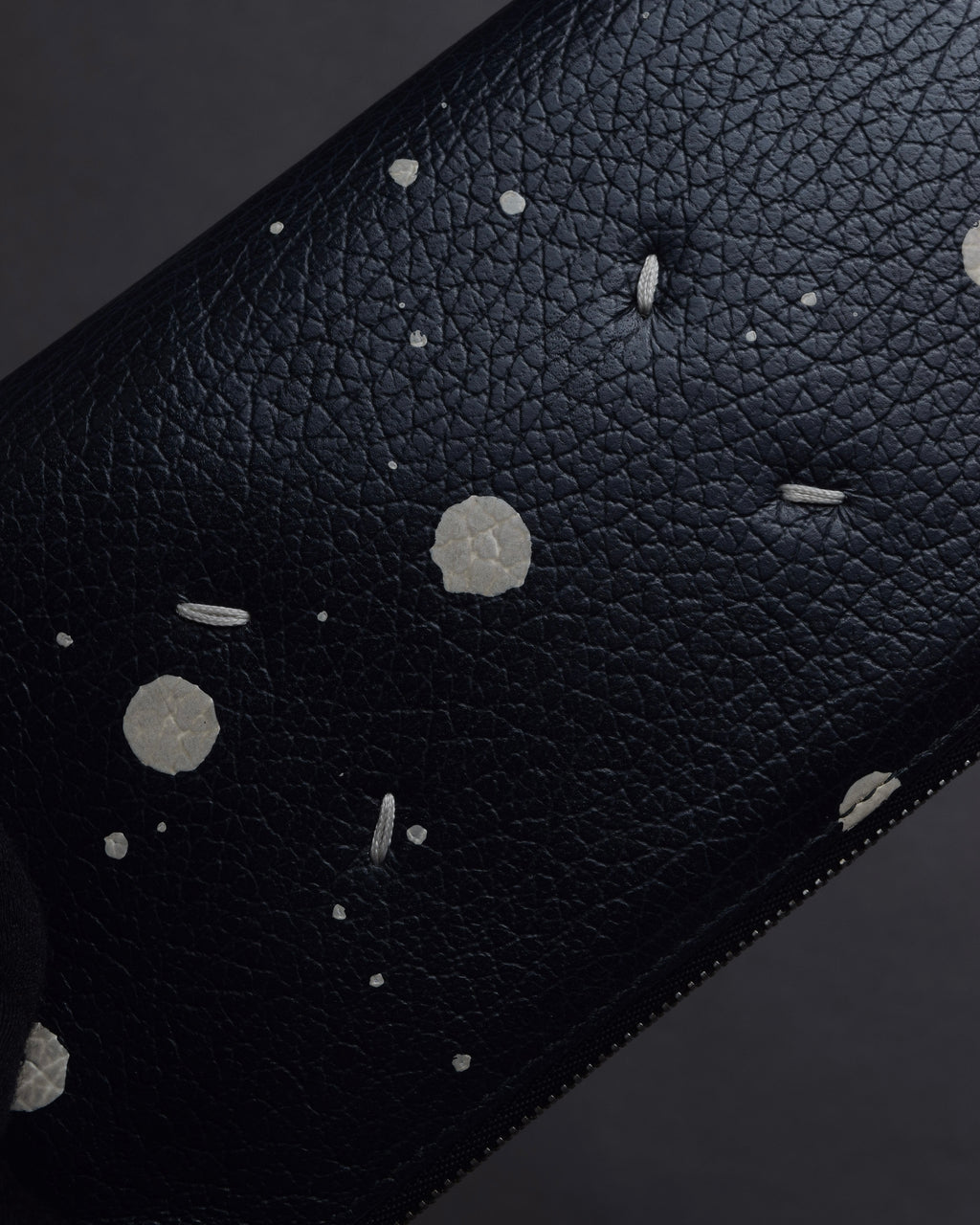 "MAISON MARGIELA" Paint spot pattern leather wallet