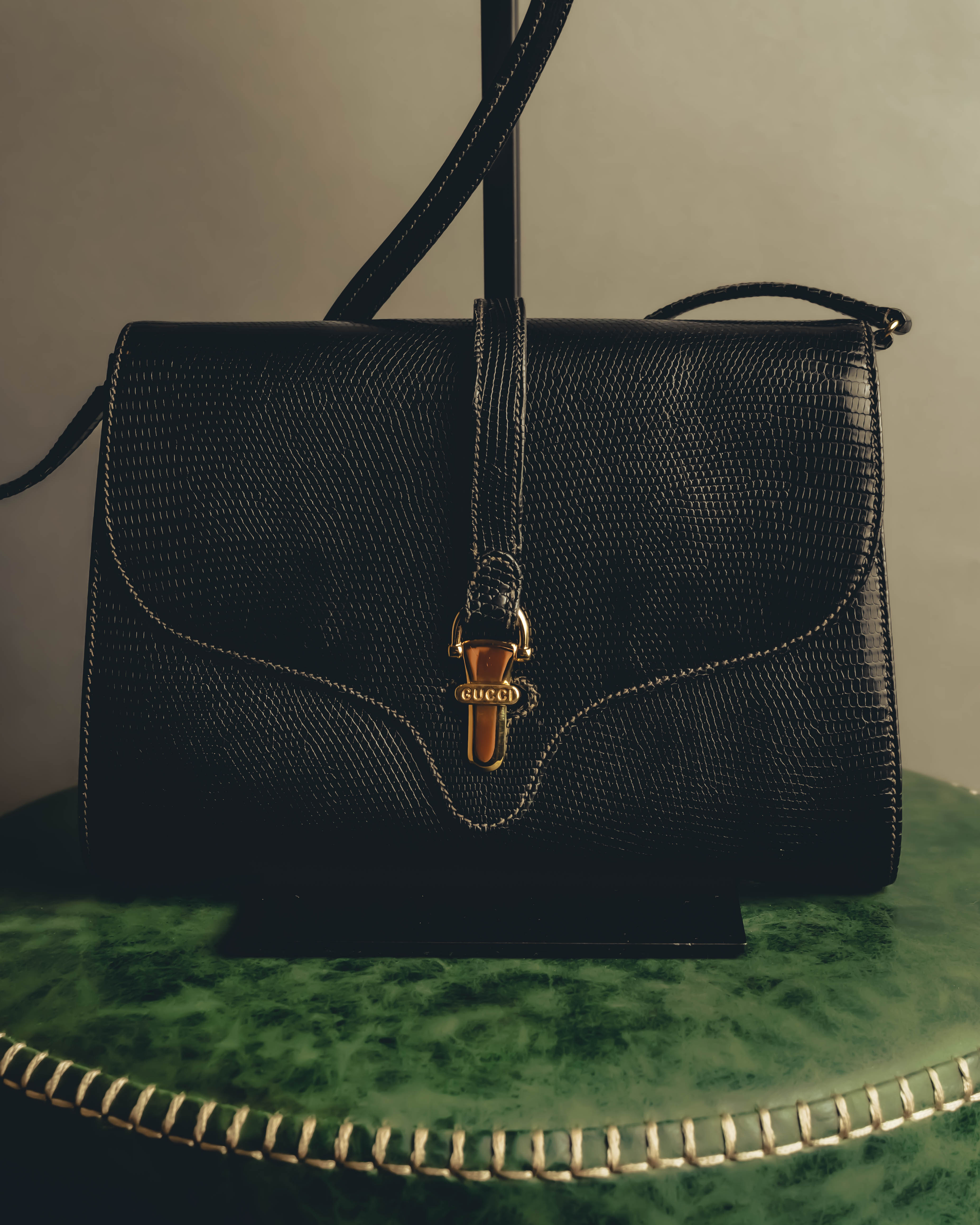"GUCCI" 60's-70's Glossy lizard embossed leather shoulder bag