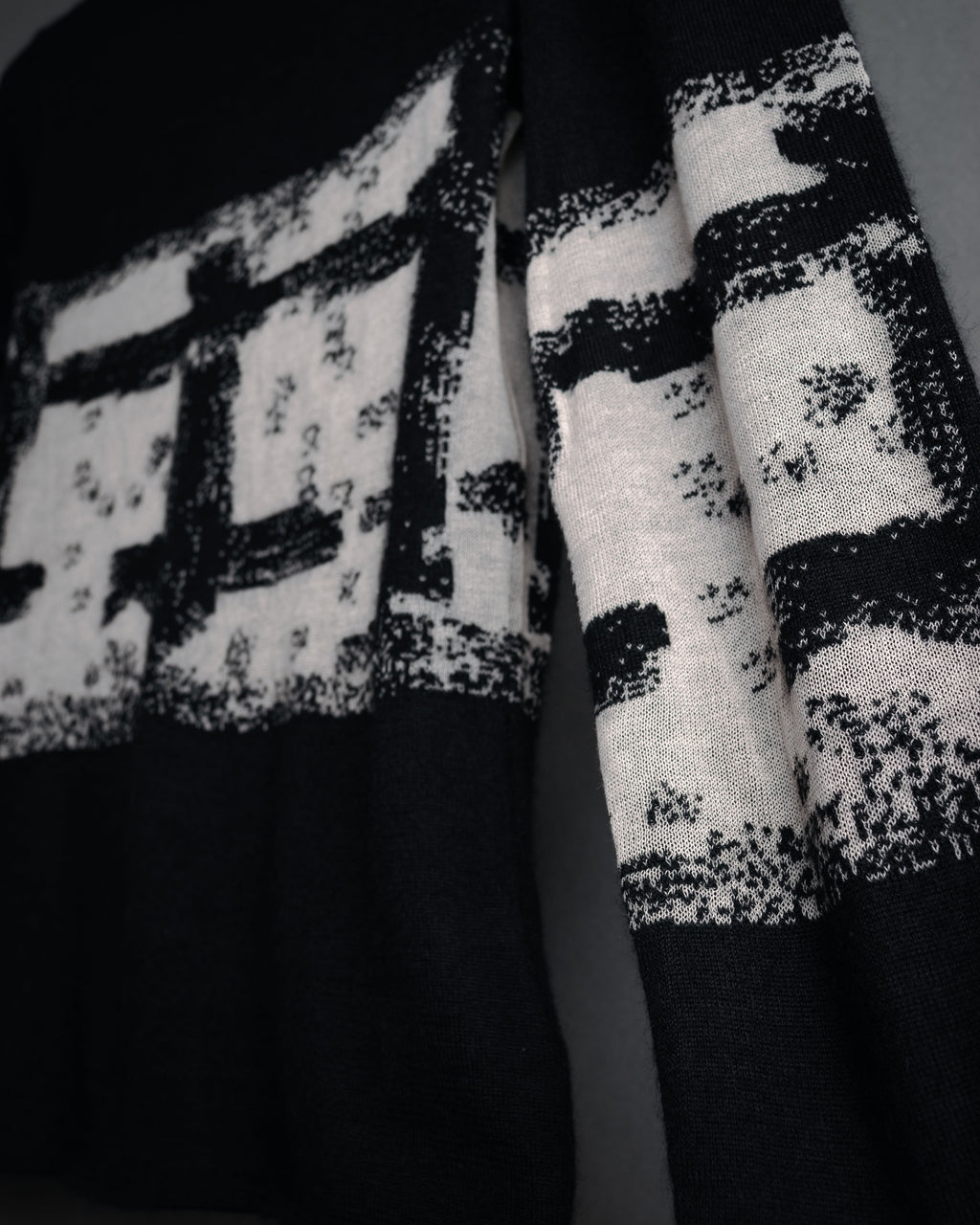 “CHANEL” 90’s-00’s Abstract grid knit top