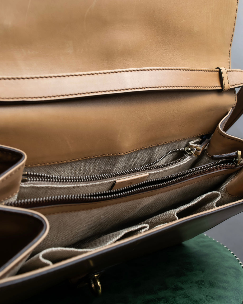 "GUCCI" Duilio brogue brown leather shoulder bag