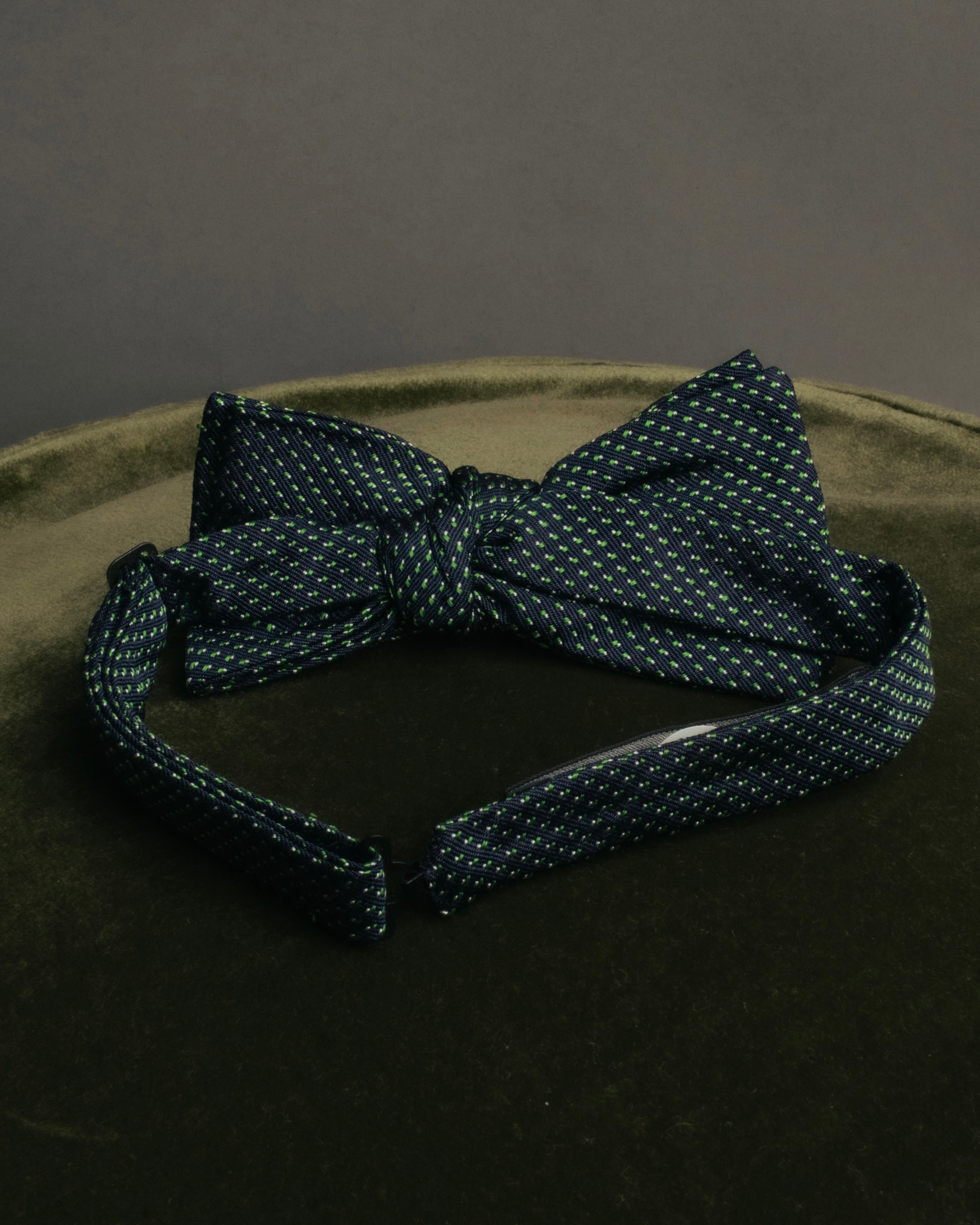 “GUCCI” 10’s Micro jacquard pre tied bow tie