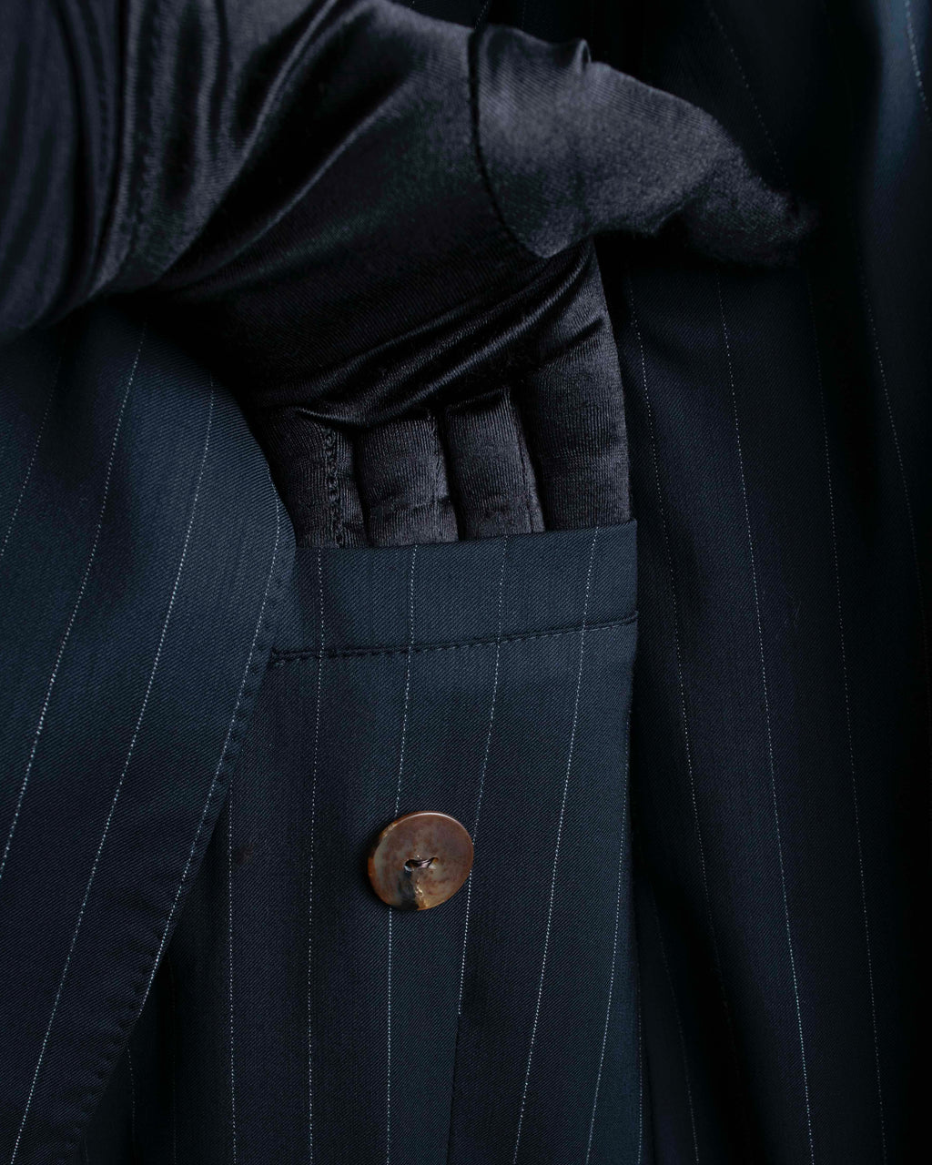 "JEAN PAUL GAULTIER HOMME"
Oversized shadow stripe set up