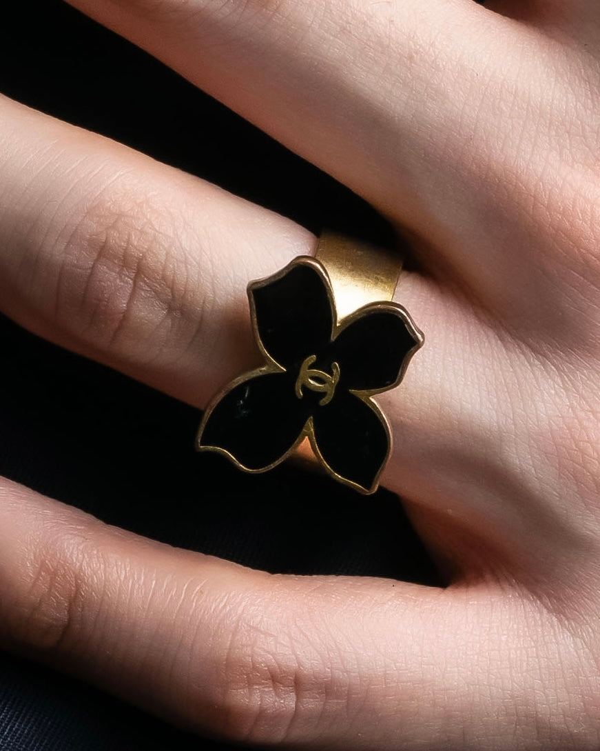 "CHANEL" Coco mark engraved butterfly motif ring