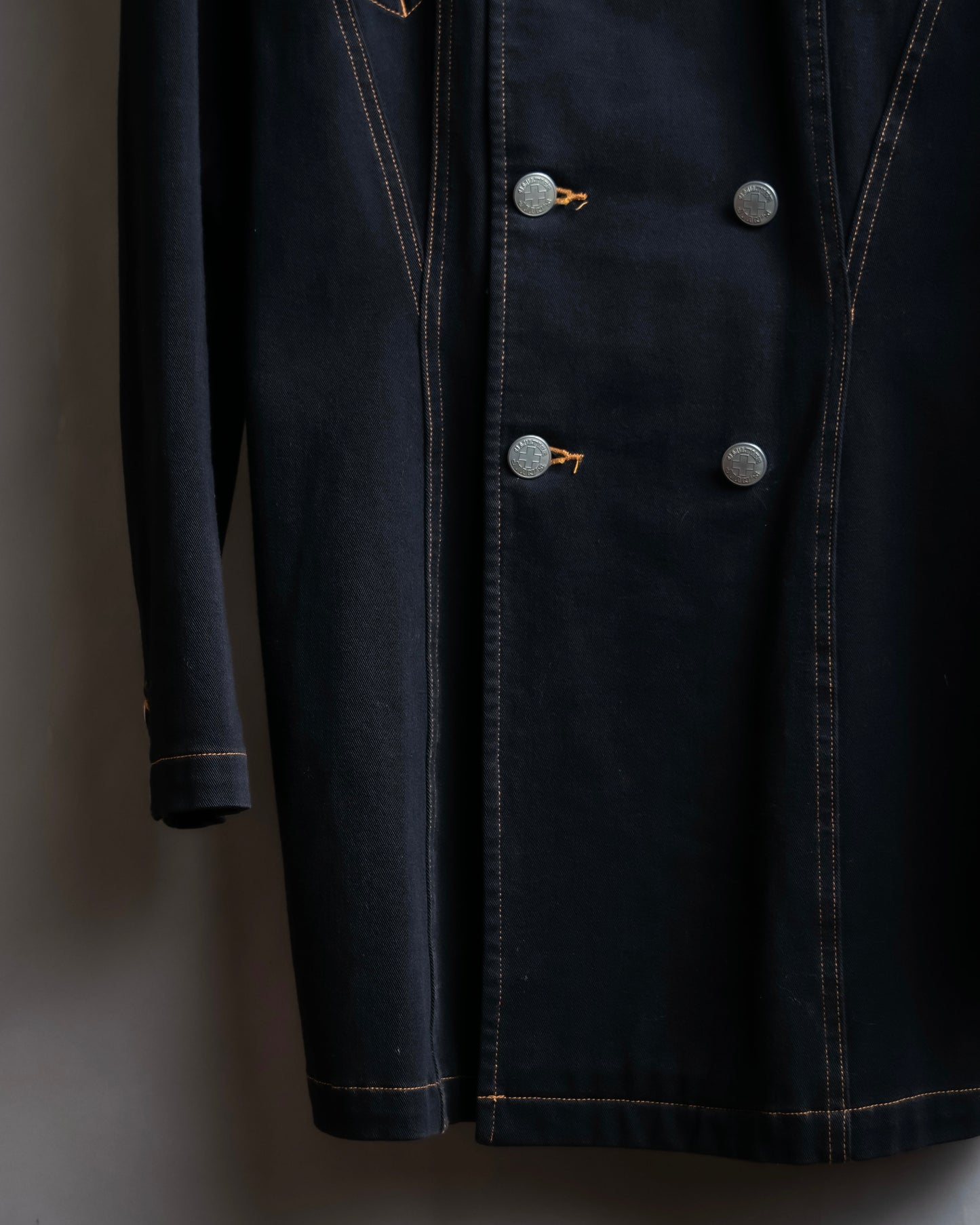 "JEAN PAUL GAULTIER JEANS"
Military detail stitching denim coat