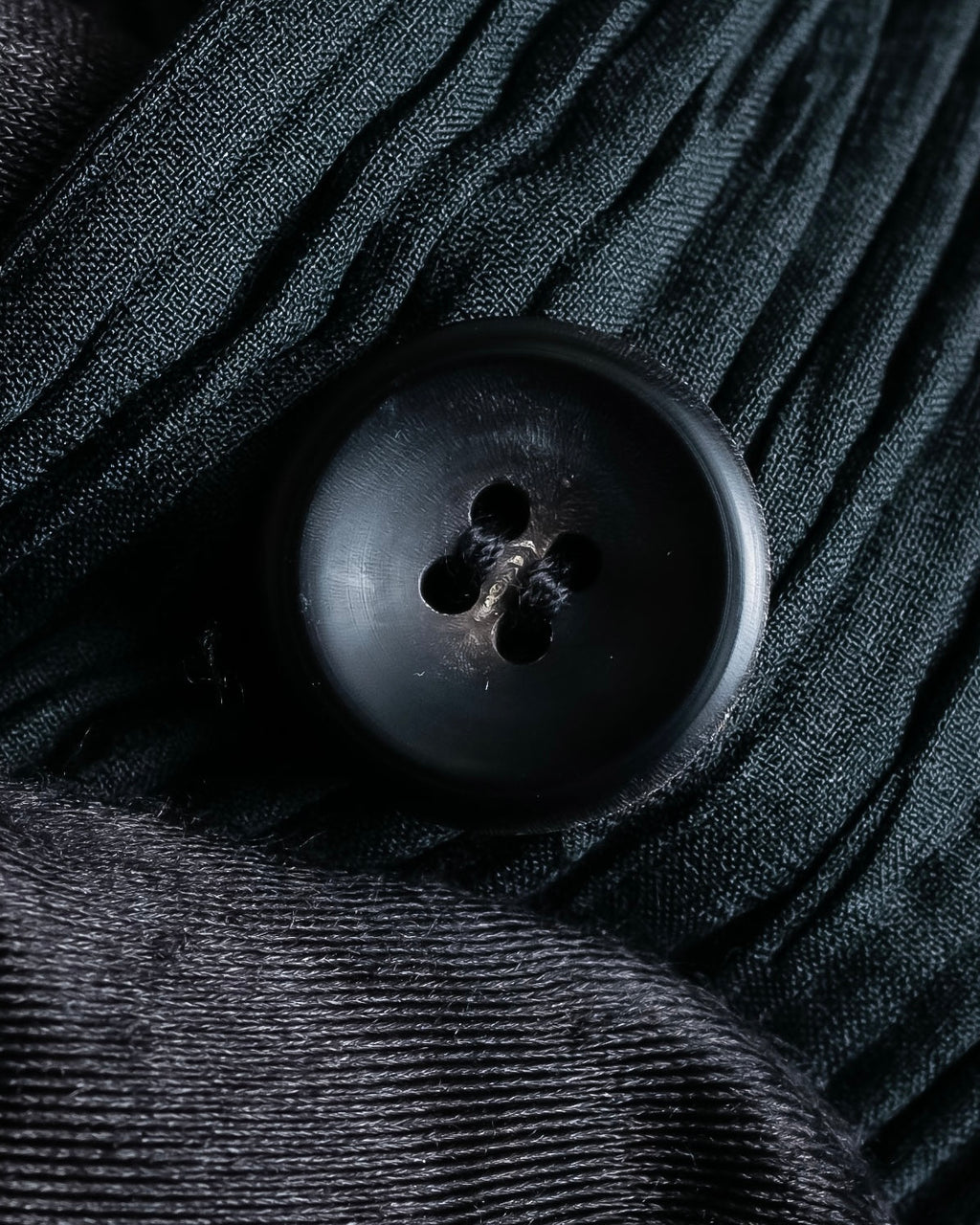 "ISSEY MIYAKE" Pleated vertical line shirt jacket