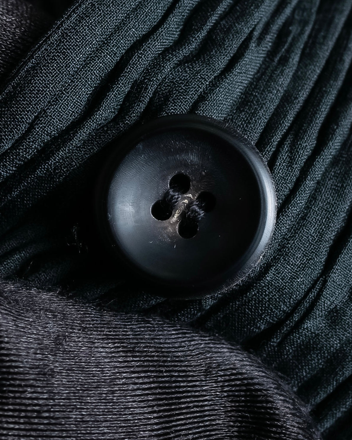 "ISSEY MIYAKE" Pleated vertical line shirt jacket